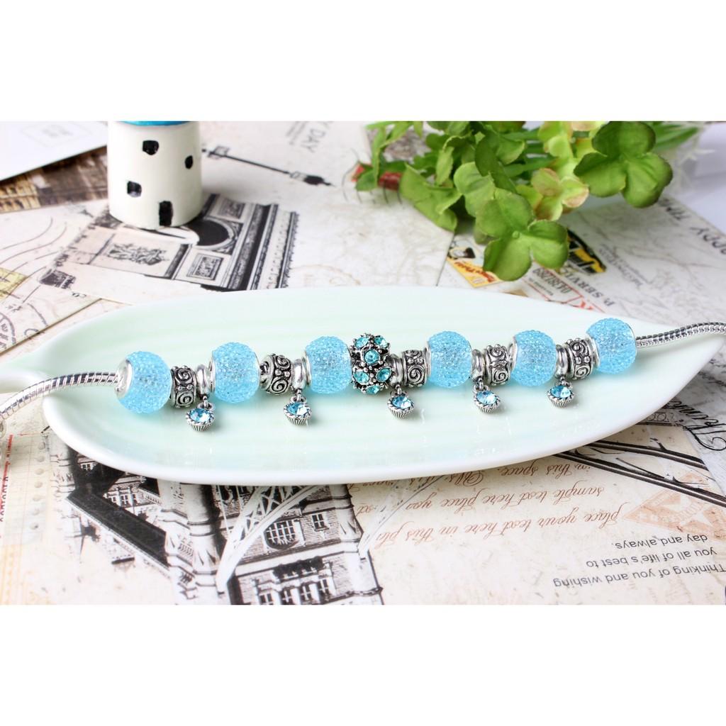 Vòng tay charm màu sắc