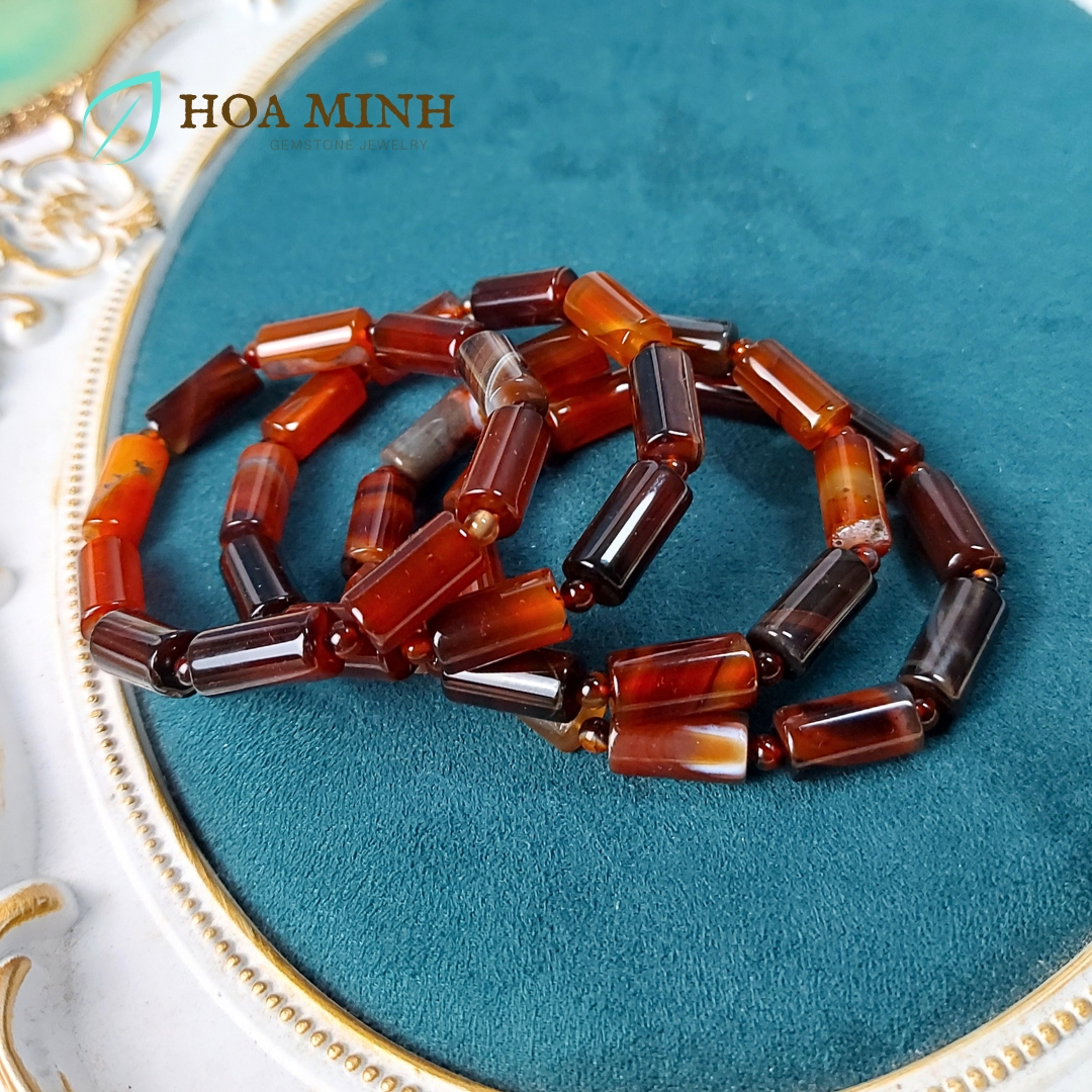 Vòng tay phong thủy đá Mã Não ảo mộng (dreamy agate) kiểu lu thống dài size 8.3 x 16mm dài xen kẽ viên tròn, phong cách độc đáo thời trang