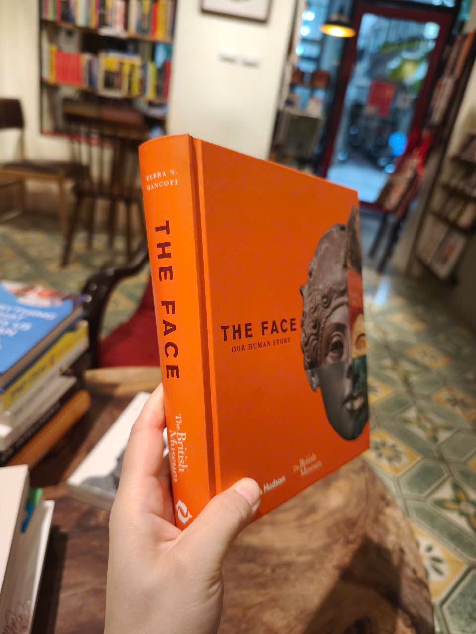 Sách - The Face: Our Human Story  by Debra Mancoff - Art /History in English