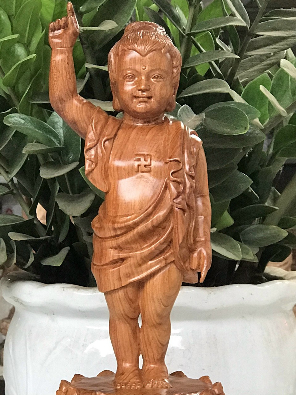 Tượng đức phật đản sinh bằng gỗ hương đá kt cao 50×17×17cm