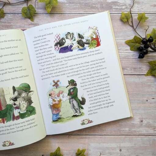 Sách A Treasury Of Bedtime Stories