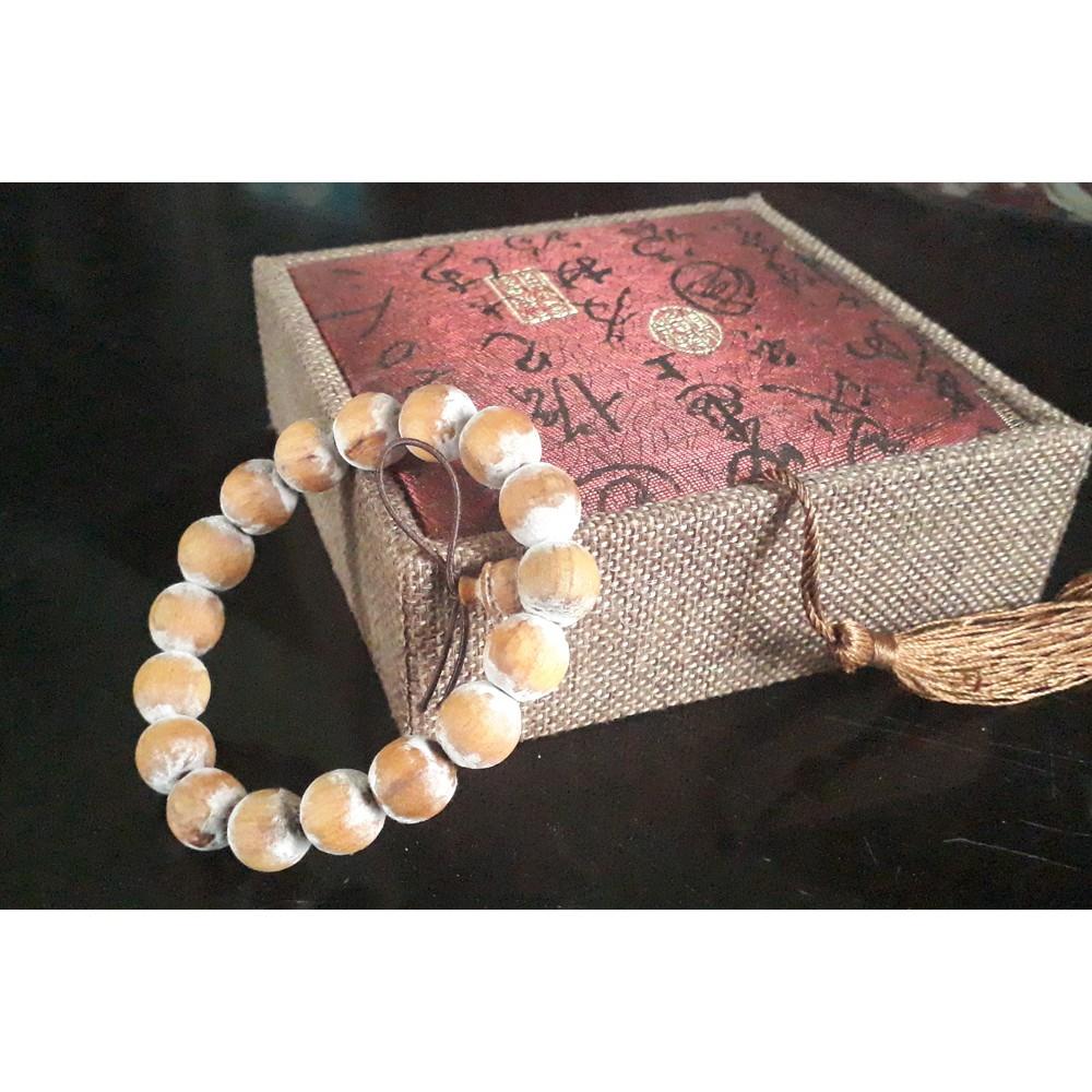 Vòng tay hoàng đàn tuyết lạng sơn chuẩn mùi thơm đẳng cấp, đem lại may mắn cho người sở hữu