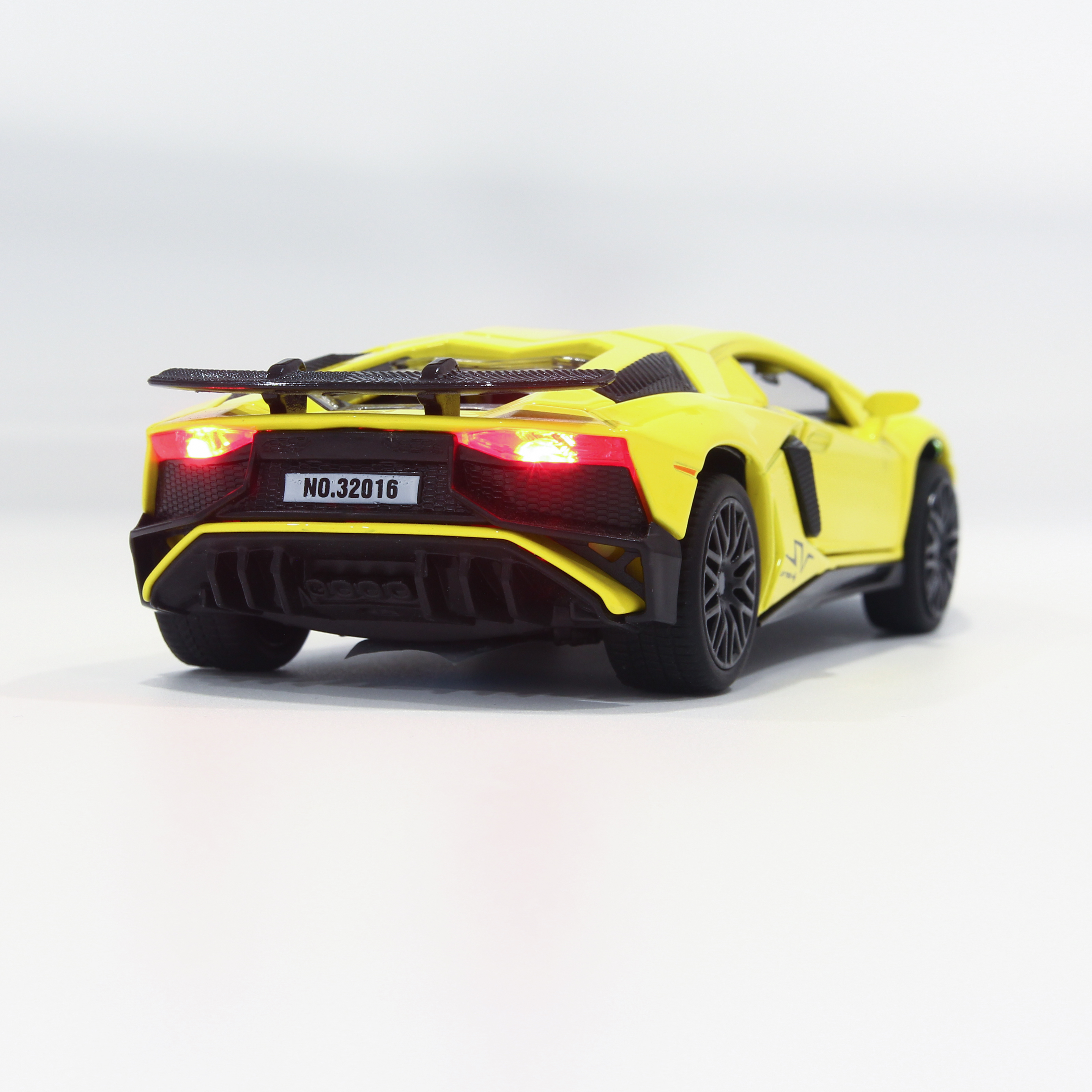 Mô hình xe Lamborghini Aventador LP750-4 SV 1:32 Miniauto - 32016