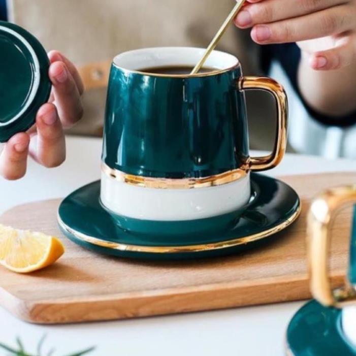 Bộ cốc sứ lục ngọc bảo kèm thìa vàng sang chảnh