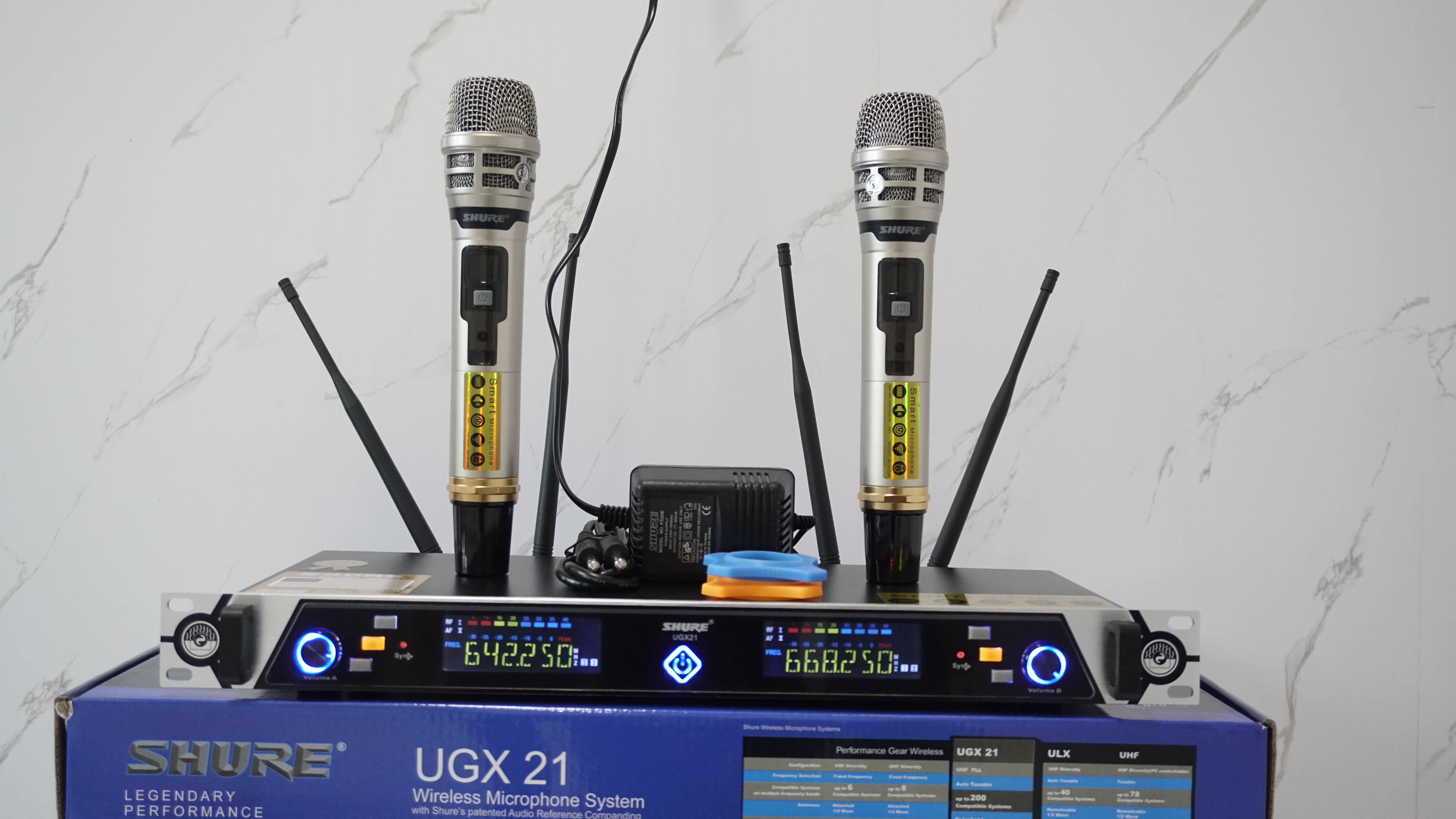 Micro không dây  UGX 21 hàng chính hãng thế hệ 2023,tặng kèm bộ sạc pin + 4 pin 1200mah