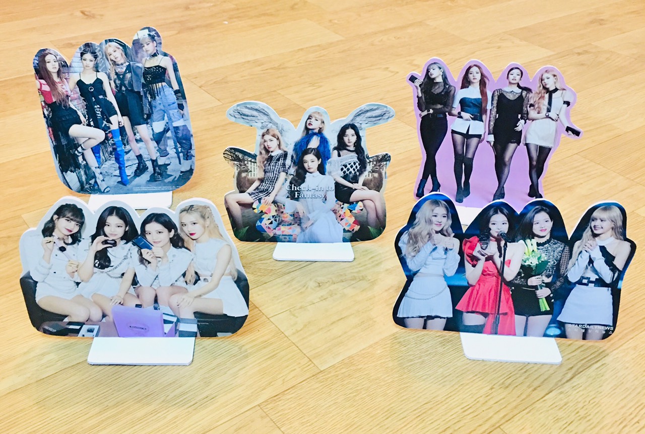 Standee Blackpink mẫu ngẫu nhiên