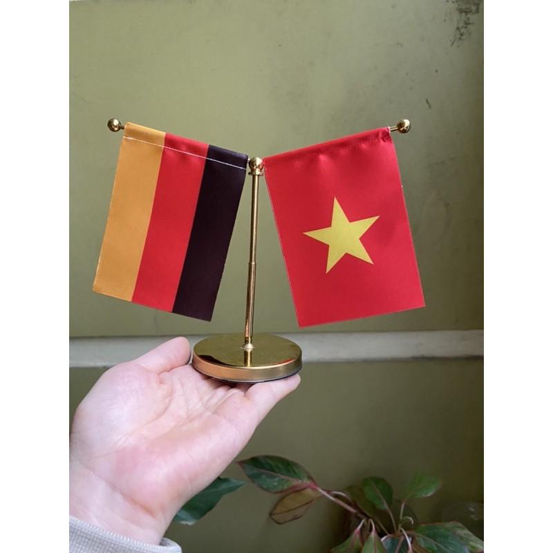 Táp lô ô tô Việt - Đức