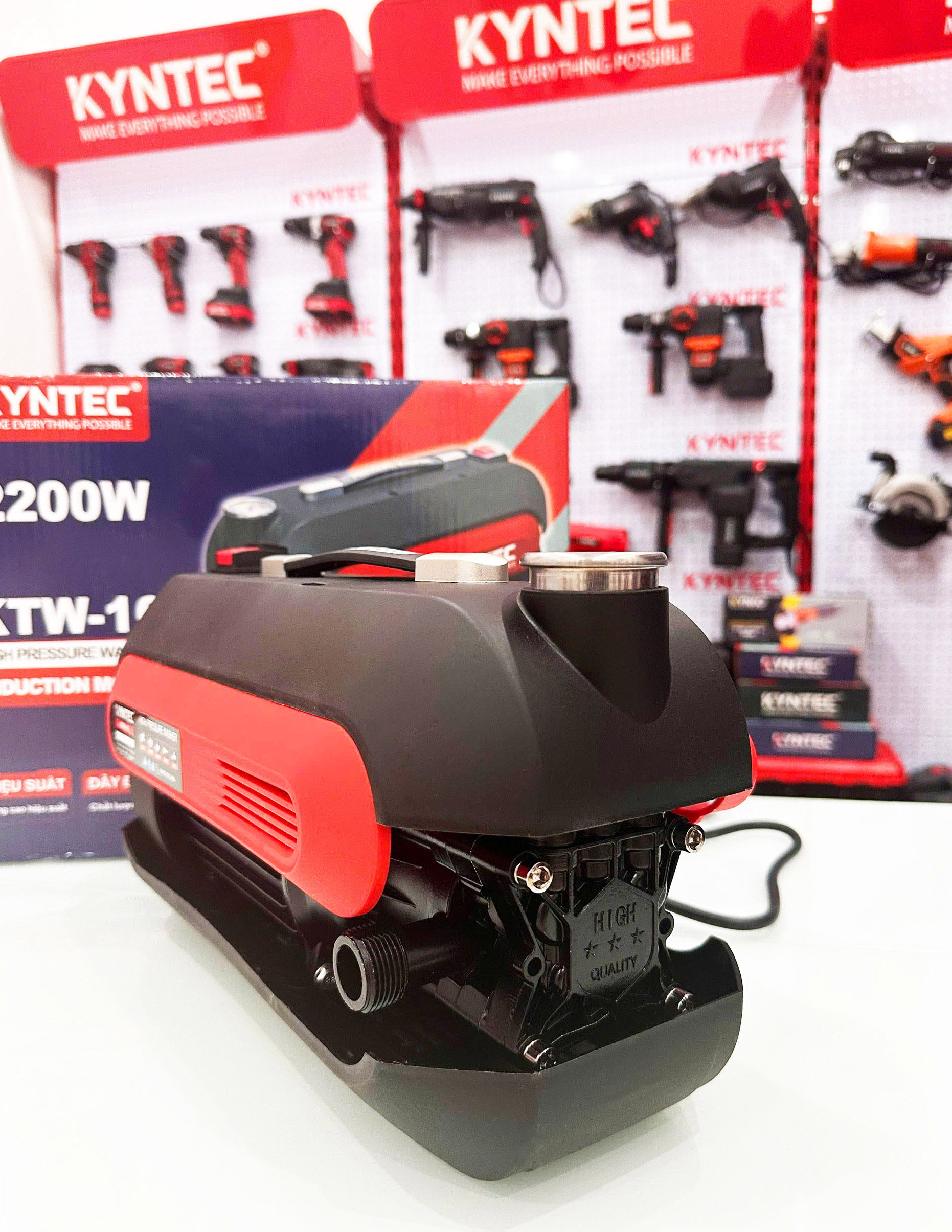 Máy rửa xe áp lực cao nhập khẩu chính hãng Kynko Kyntec KTW - 10 siêu bền