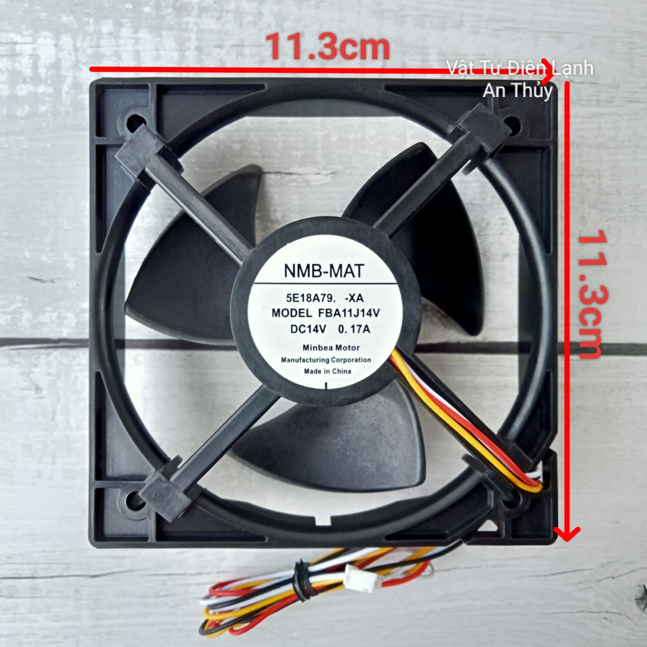 Quạt tủ lạnh MITSUBISHI, TOSHIBA 4 dây kích thước 11.3cm x 11.3cm 14V màu đen