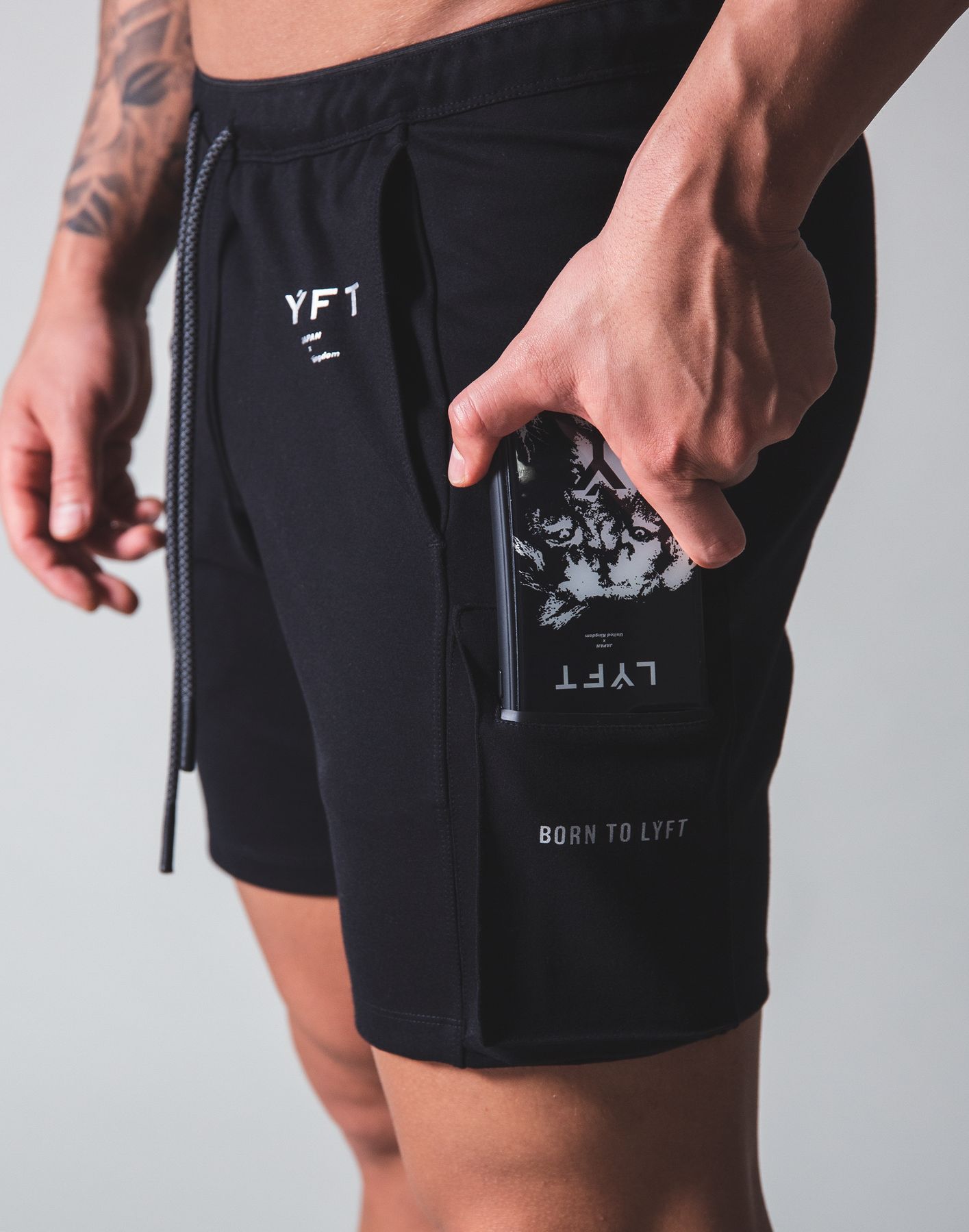 Quần lửng nam BORN TO LÝFT thiết kế túi hộp 2 bên co dãn 4 chiều
