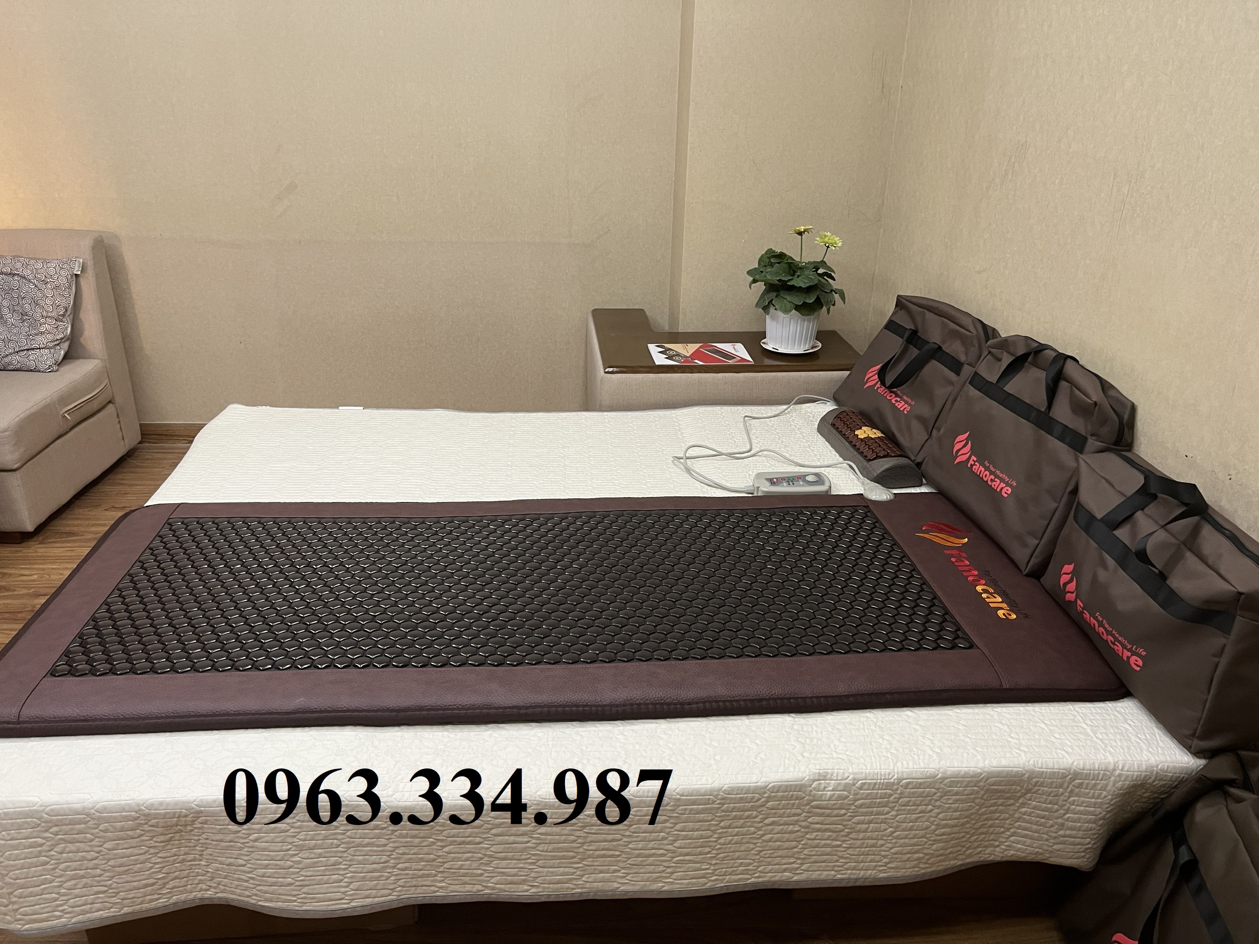 Thảm đá nhiệt nóng Fanocare KT 80x190x3.5cm C2500D lục giác đen