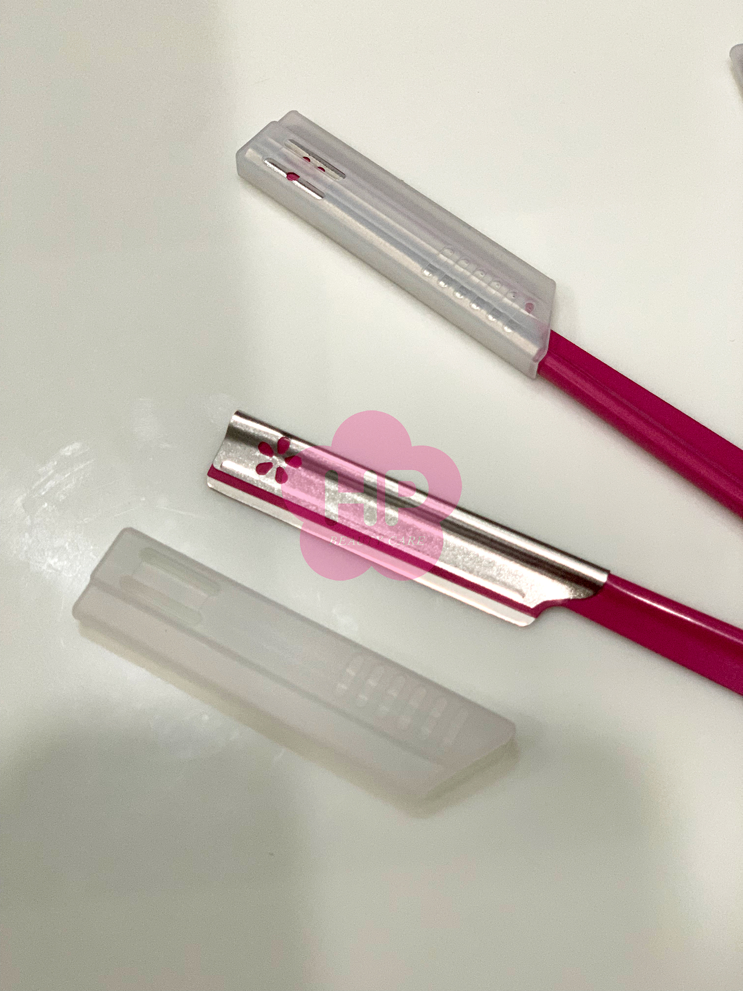 Dao Cạo Lông Mày Cán Dài Bằng Thép Không Gỉ Kai Razor 00743 BTM-10H1 Dành Cho Nữ (Set 10 Cây)