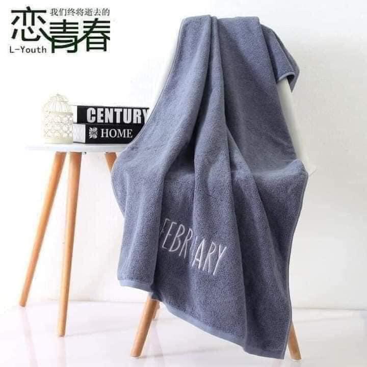 Khăn tắm ngày tháng 70x140 cm thêu logo 12 tháng - giao tháng ngẫu nhiên
