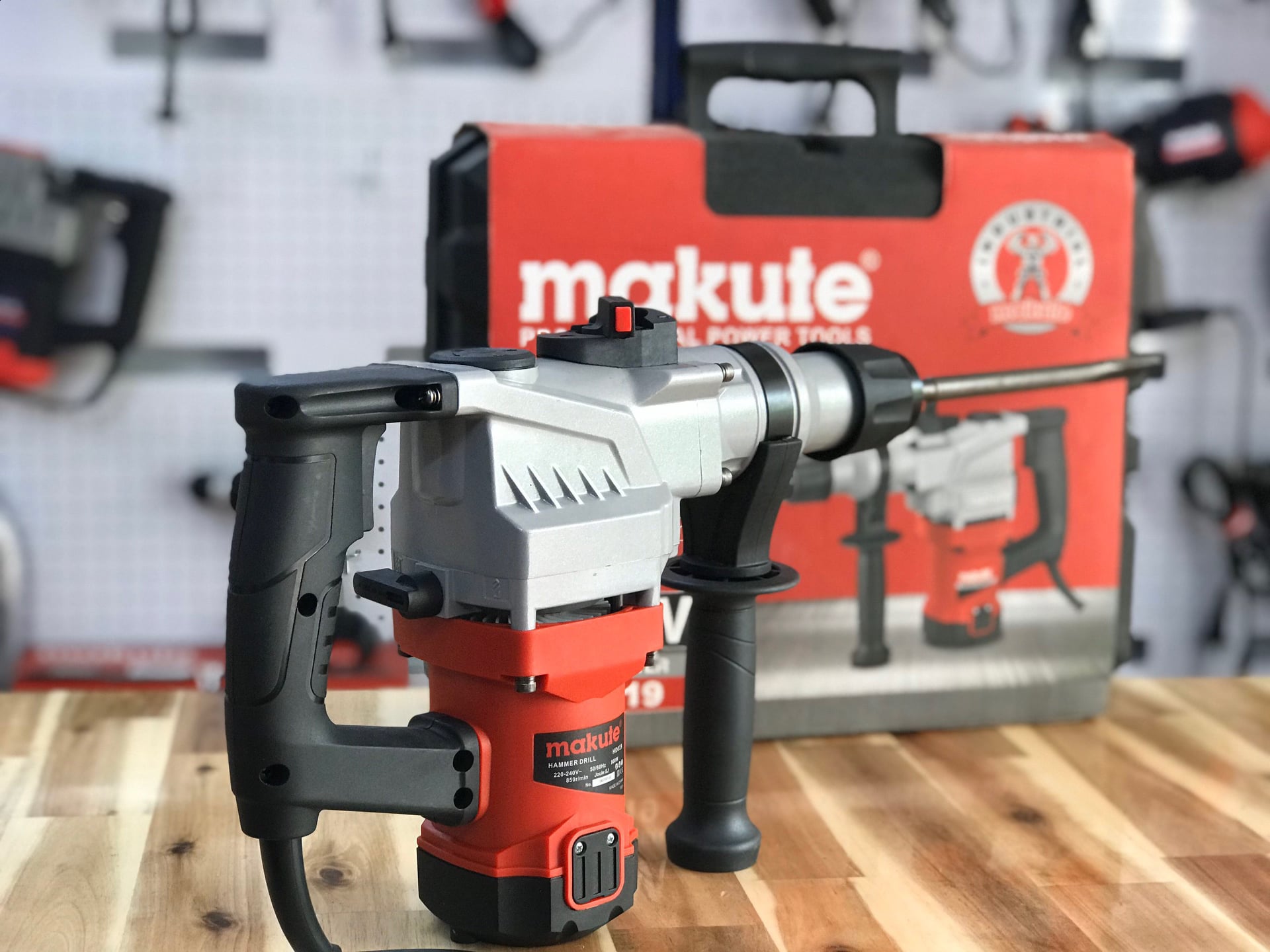 Máy khoan đục bê tông 2 chức năng MAKUTE HD019 RED - Hàng chính hãng