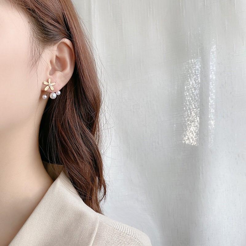 Khuyên tai ngọc đeo được 2 kiểu
