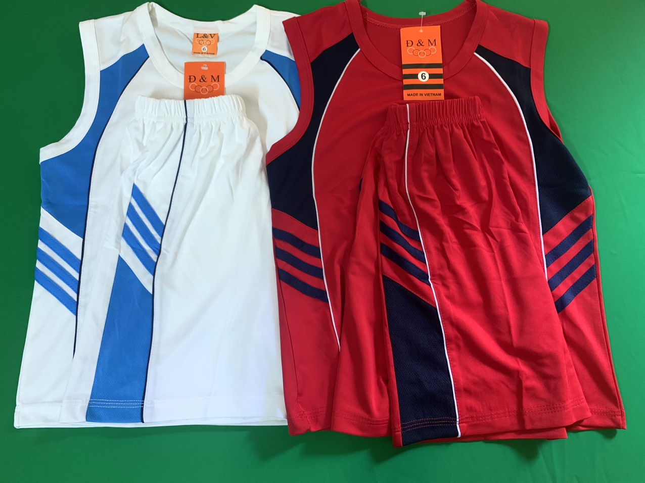 COMBO 2 BỘ ĐỒ THỂ THAO TRẺ EM -SÁT NÁCH - 8KG - 70KG