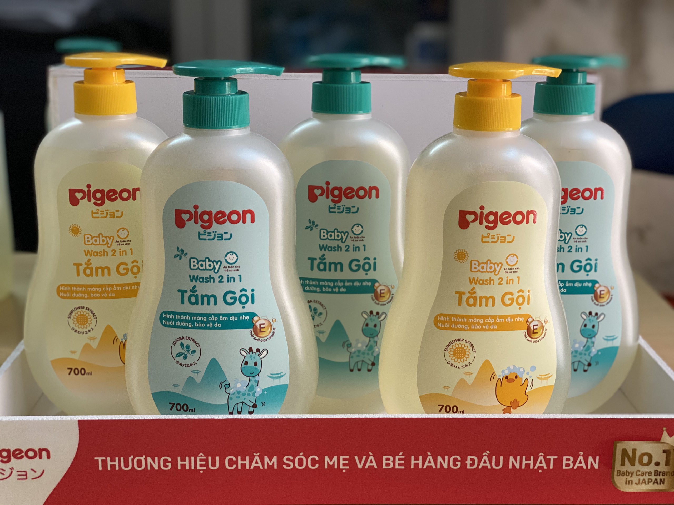Sữa Tắm Gội Pigeon 2 Trong 1 Tinh Chất Hoa Hướng Dương Dành Cho Da Nhạy Cảm