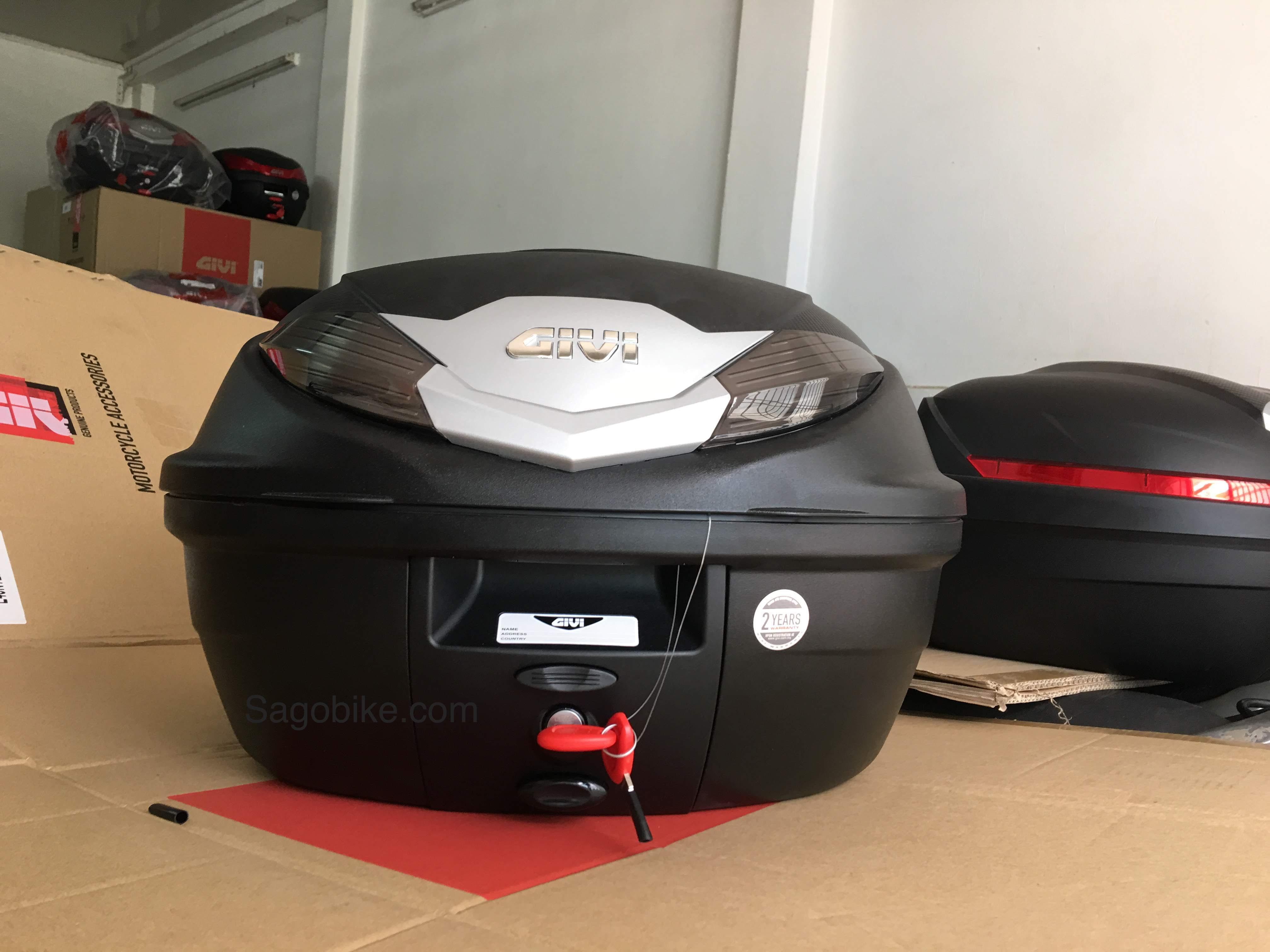 Thùng givi B360NT, thùng 36 lit kèm đế MP70N và ốc gắn