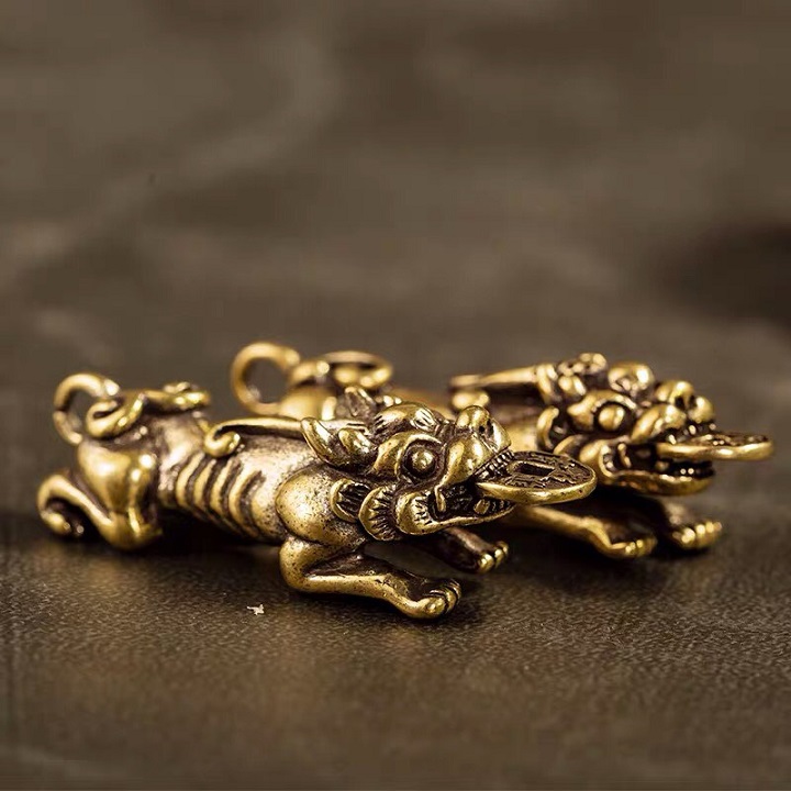 Móc khóa Tỳ Hưu ngậm tiền cầu may mắn, tài lộc, dùng trưng bày trên bàn, để trong ví tiền, làm móc khóa - SP001530