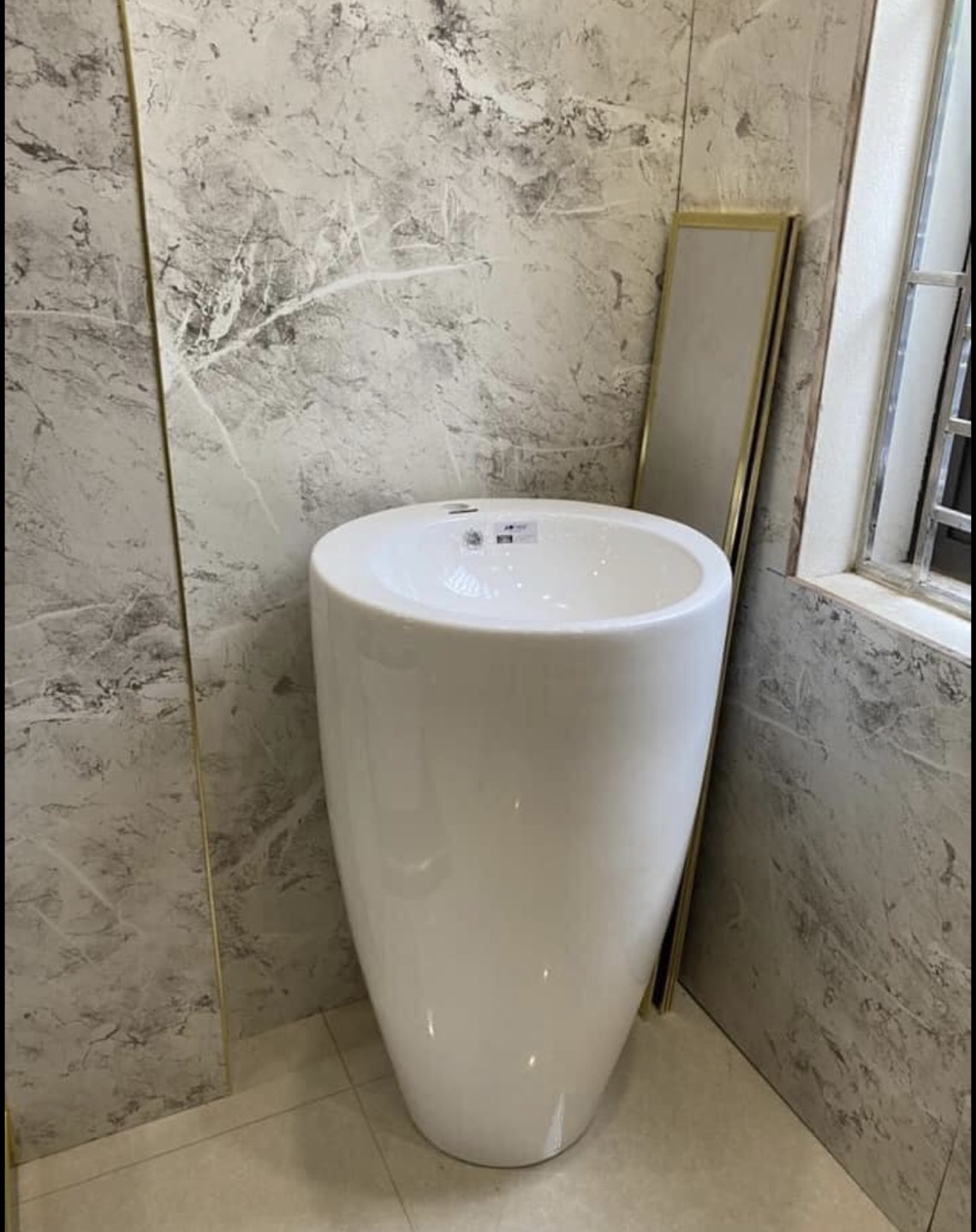 Chậu lavabo TRỤ TRÒN GROVES GRVL2085 (850x430x430)