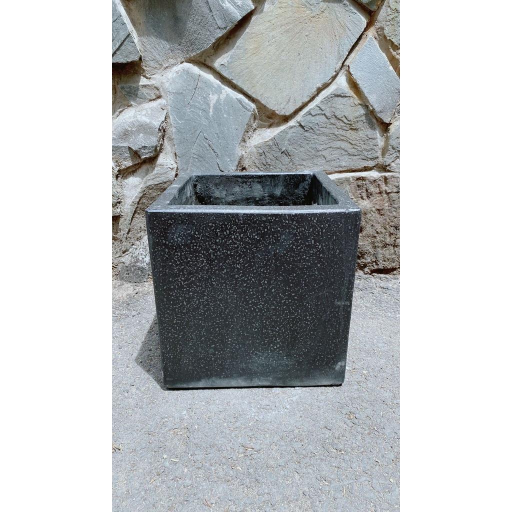 Chậu Vuông Xi Măng 25*25cm