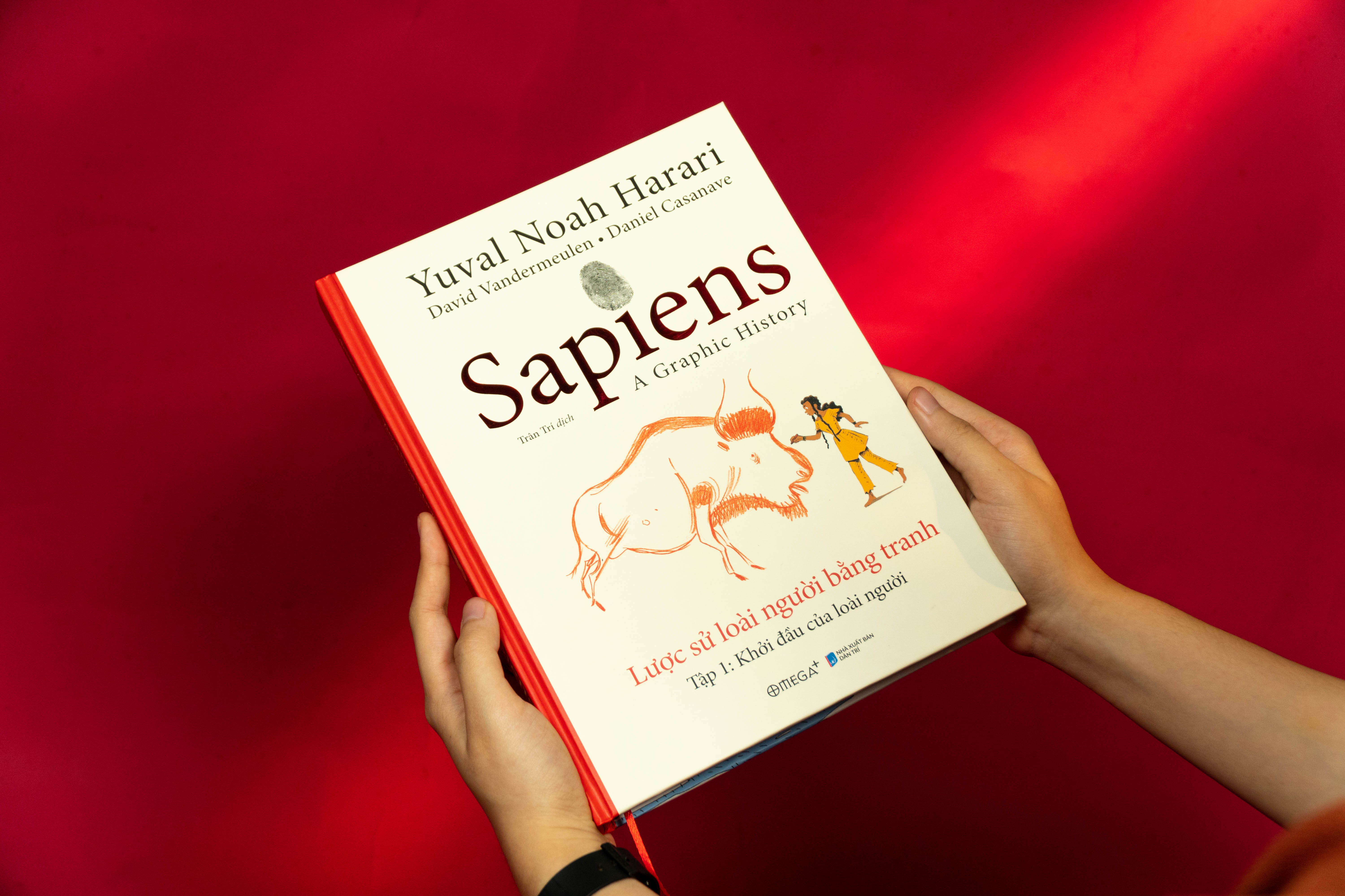 Combo Sapiens: Lược Sử Loài Người + Sapiens - Lược Sử Loài Người Bằng Tranh - Tập 1: Khởi Đầu Của Loài Người