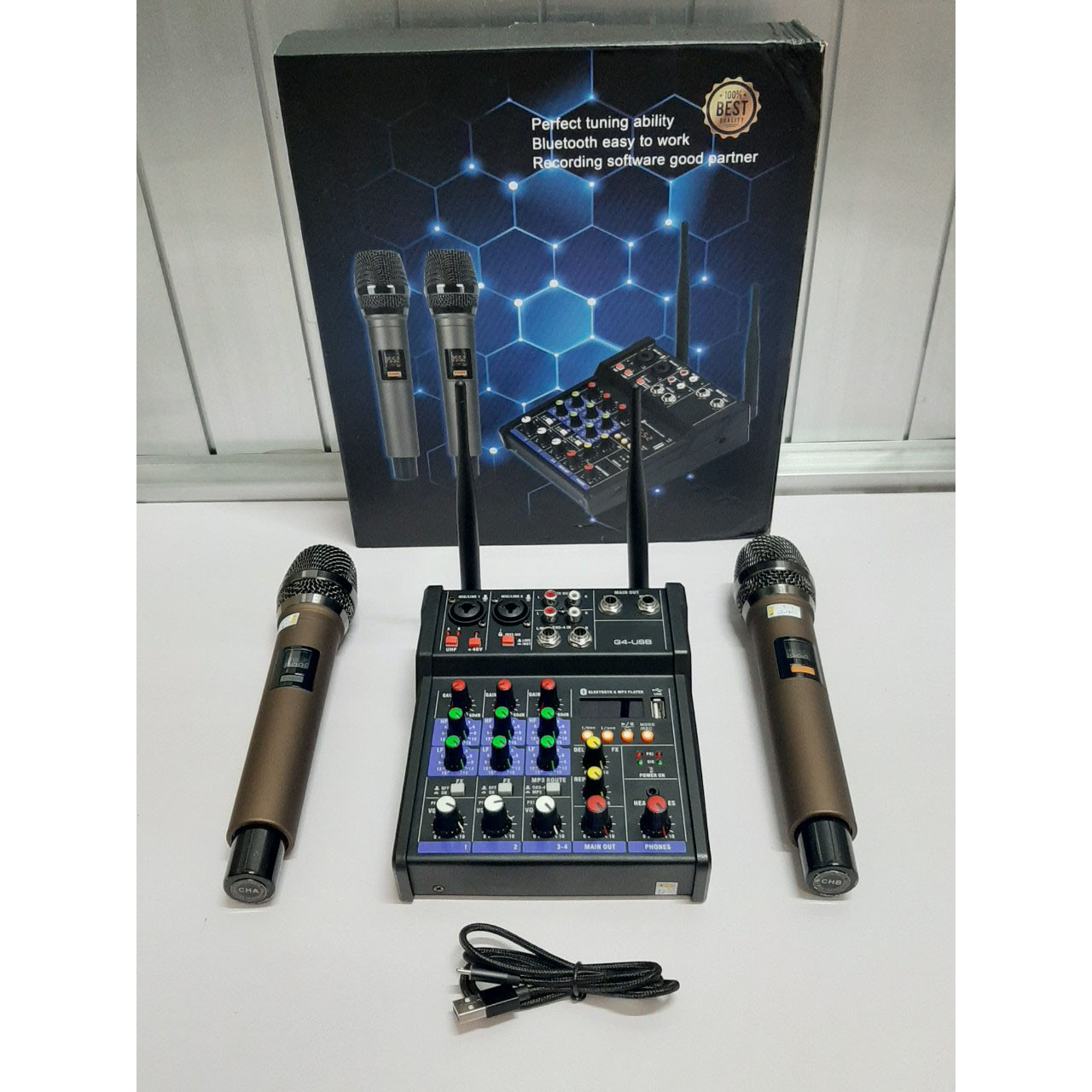 Bàn trộn Mixer Yamaha G4 USB – Chuyên dùng livestream, karaoke gia đình – Có màn hình led – Kèm 2 micro không dây – Dùng được cho loa kéo, loa ô tô, dàn karaoke gia đình, livestream, thu âm - Tích hợp nguồn 5V và 48V cho micro thu âm - Hàng nhập khẩu