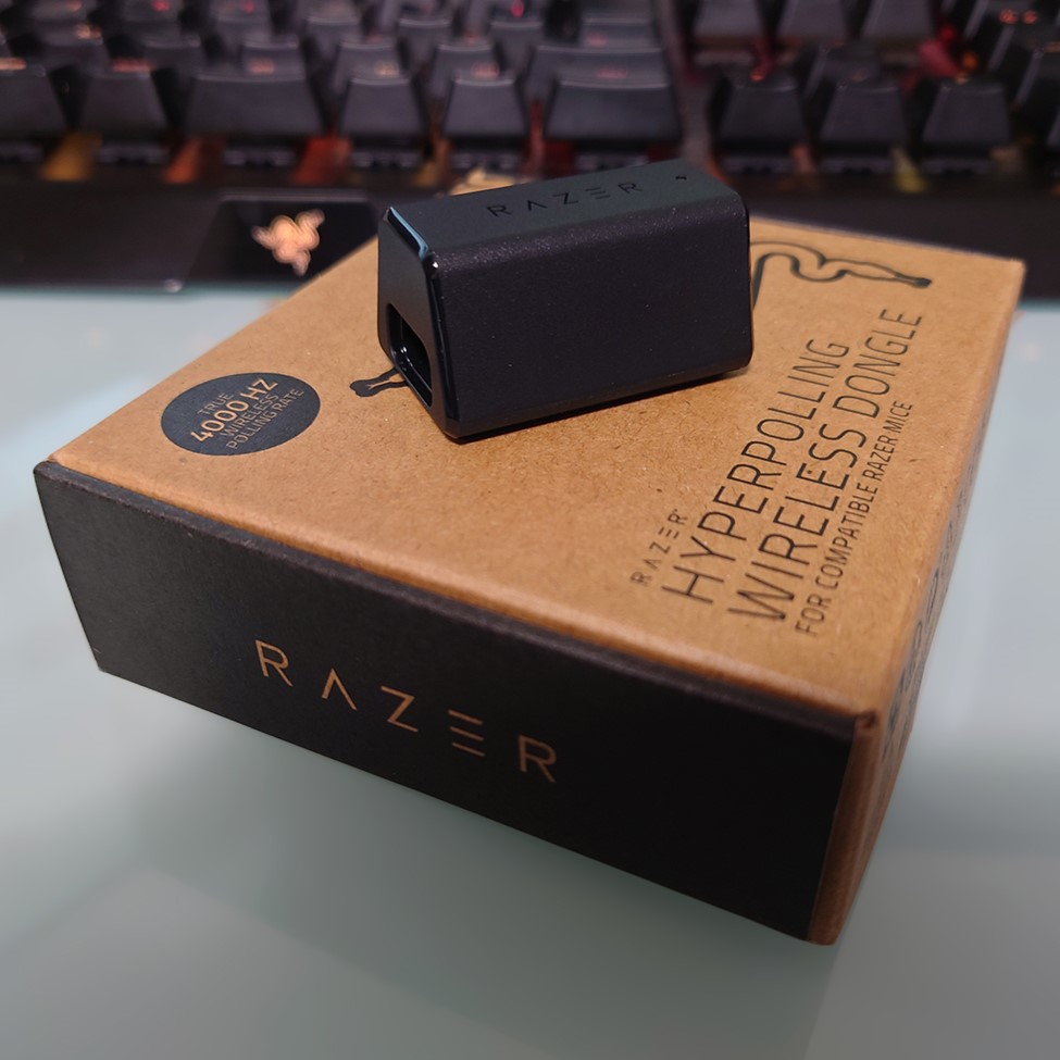 Thiết bị Razer HyperPolling Wireless Dongle (True 8000 Hz Wireless Dongle for Compatible Mice)_Mới, hàng chính hãng