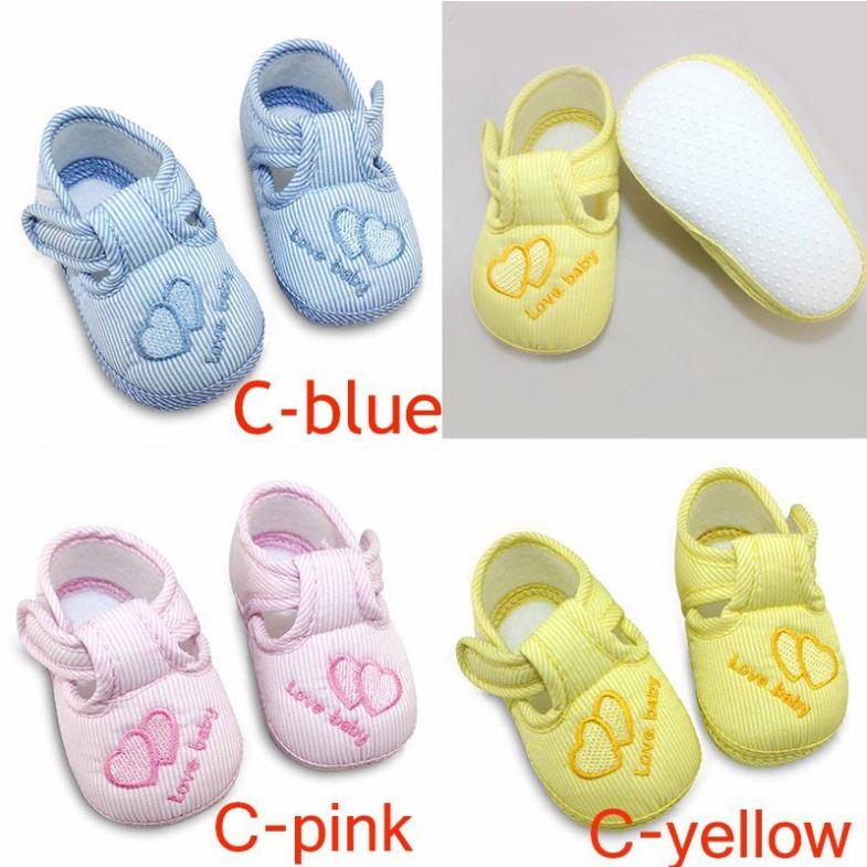 Cho Bé Giày Tập Đi Đế Mềm Hoạ Tiết Kẻ Sọc Cho Bé