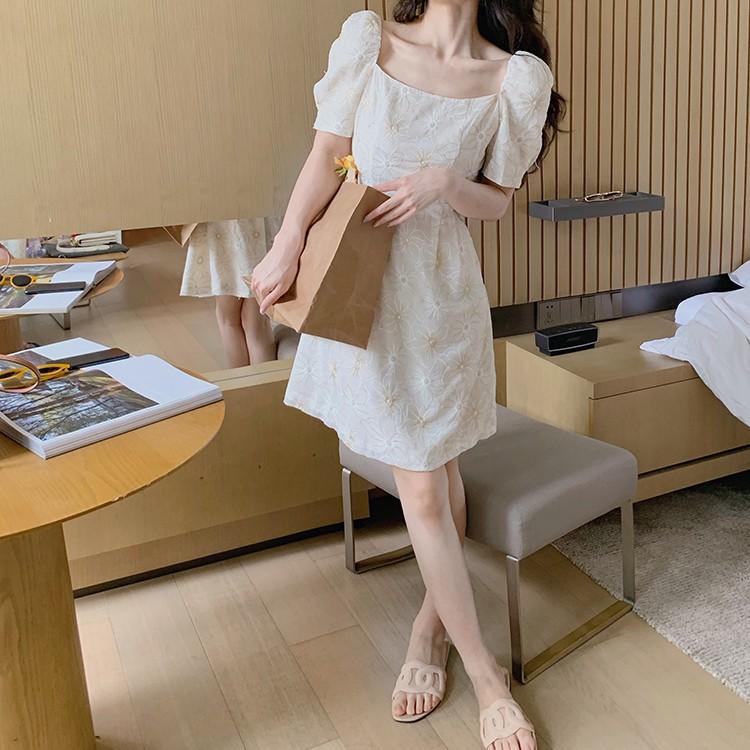 Đầm hoa đại cổ vuông dáng ngắn