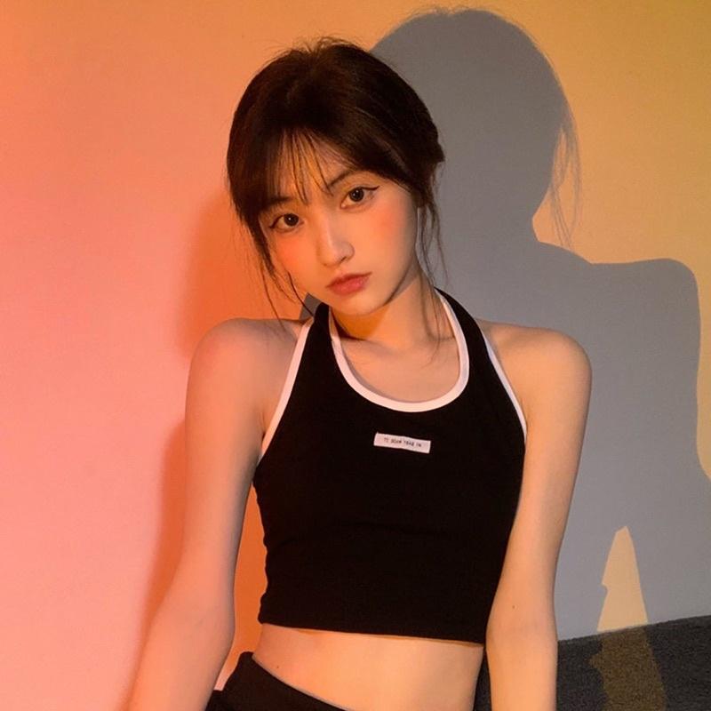 ÁO CROTOP ĐEN CỔ YẾM SEXY