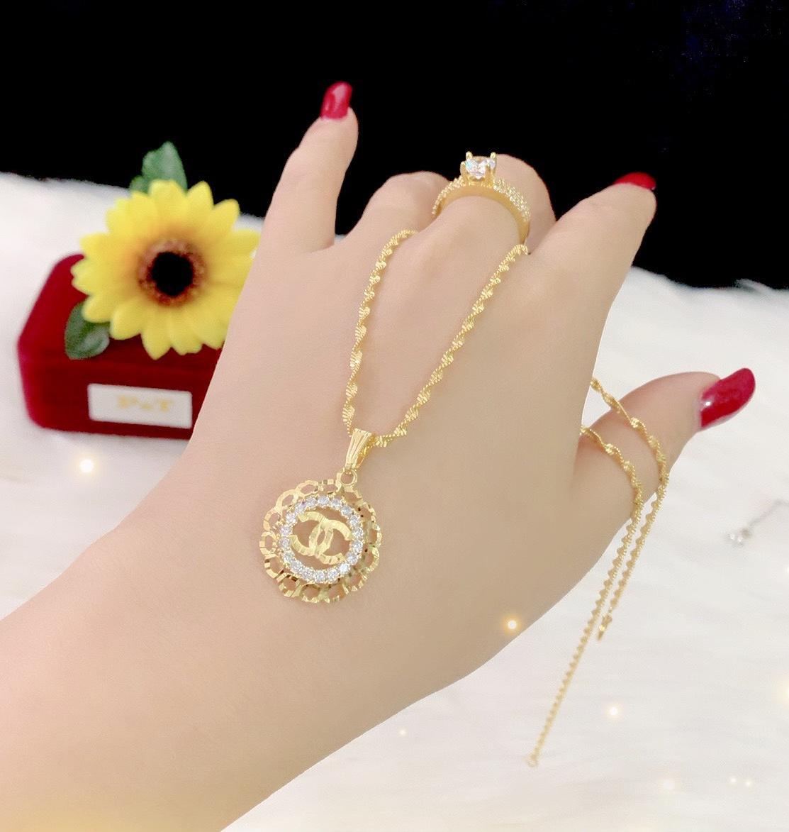 Dây chuyền nữ mặt xoàn xi 18k cao cấp EKP640A