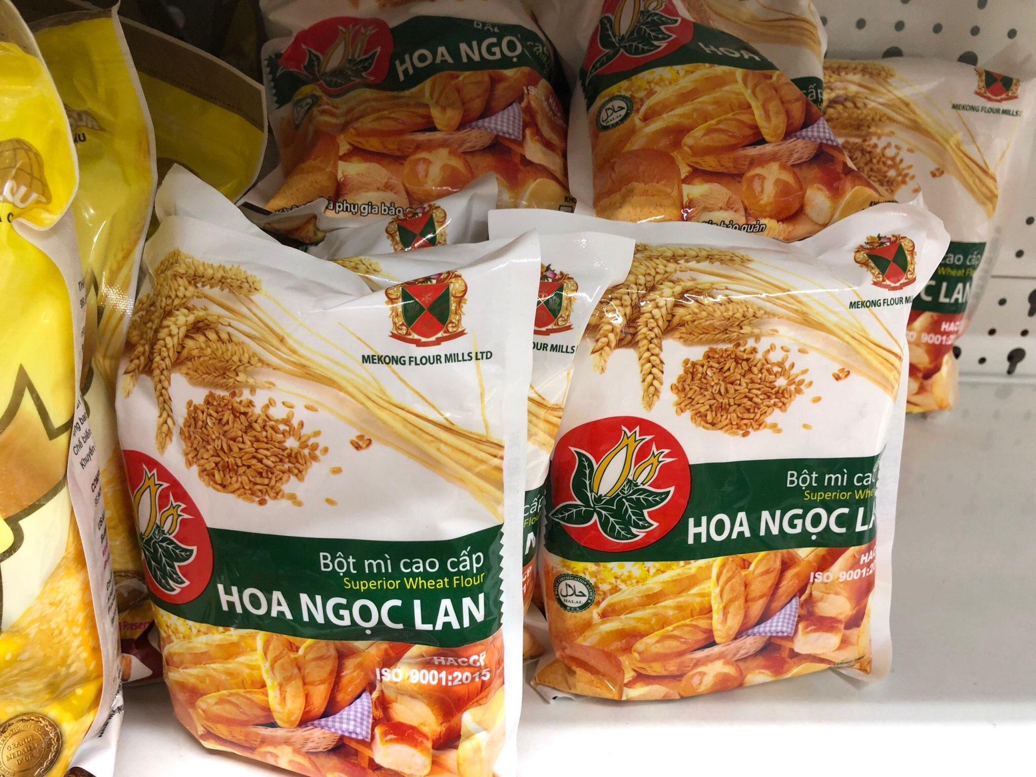 Khuôn làm bánh