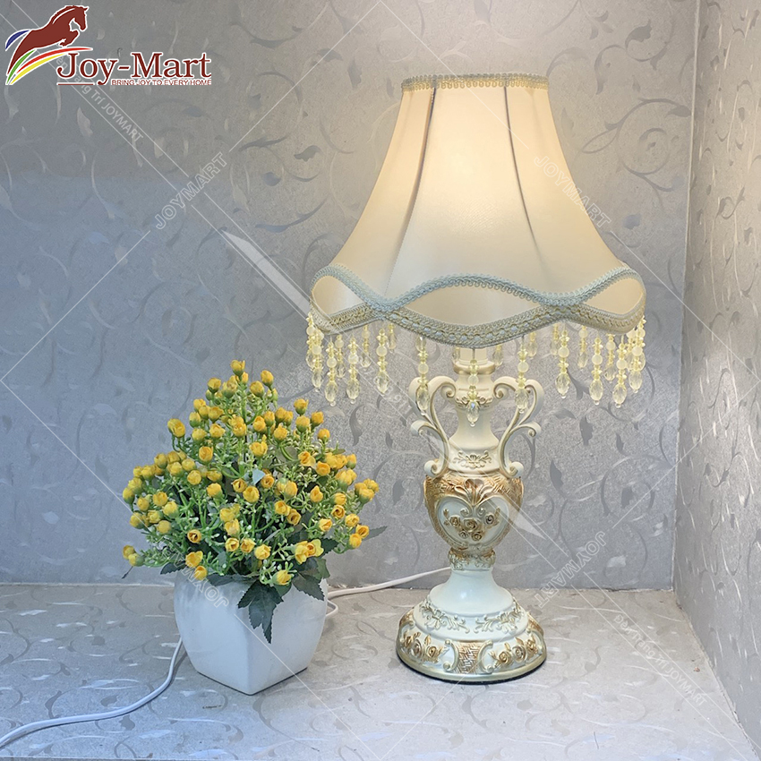Đèn Ngủ Để Bàn Tân Cổ Điển MB3048Thân Sứ Composite Hoa Văn Tinh Xảo, Chao Vải Lụa Đẹp Quý Phái, Kèm Bóng LED