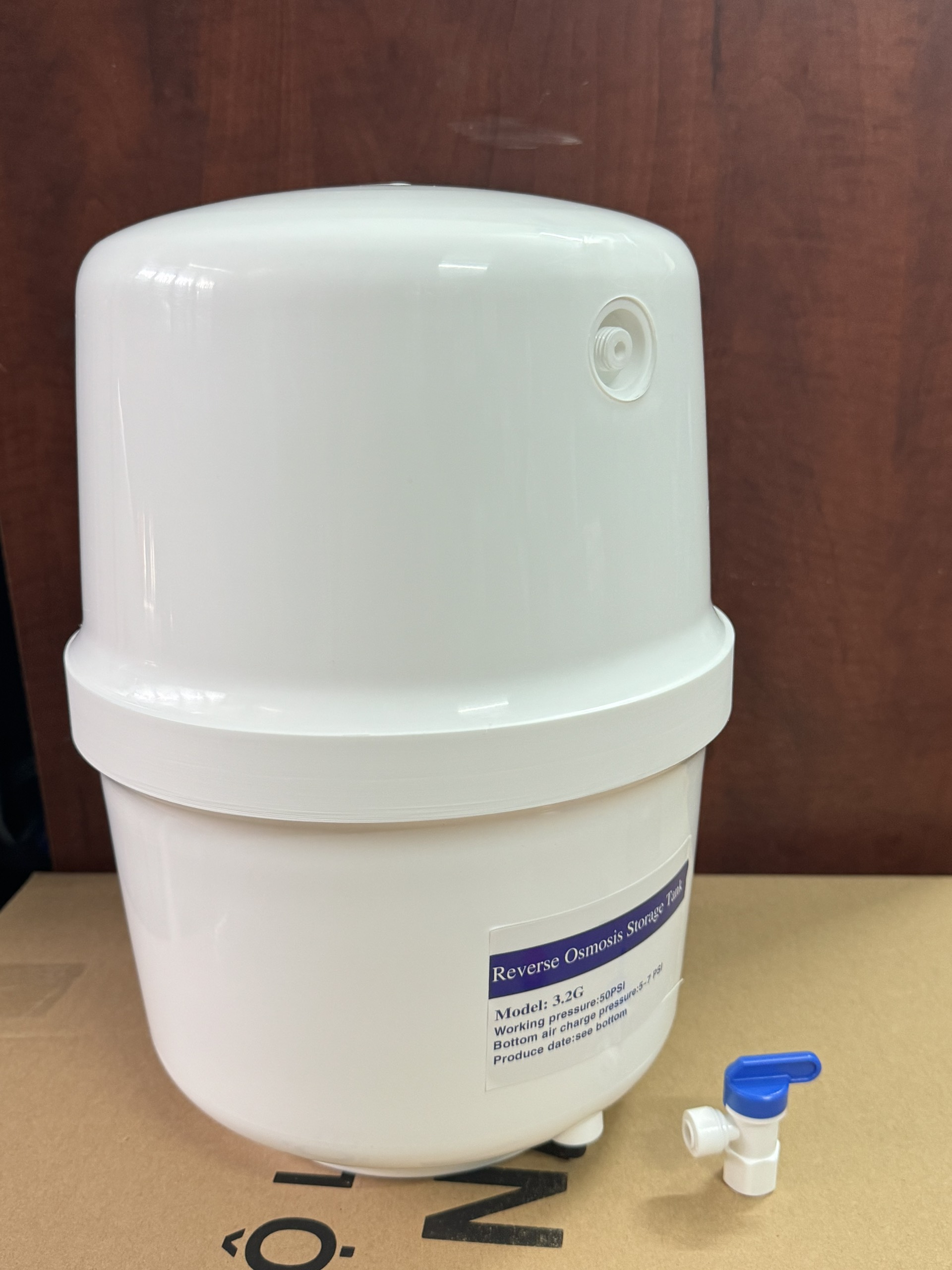 Bình áp nhựa 8 lít (3.2G) dùng cho máy lọc nước RO các loại- kèm van bình áp/ Hàng chính hãng