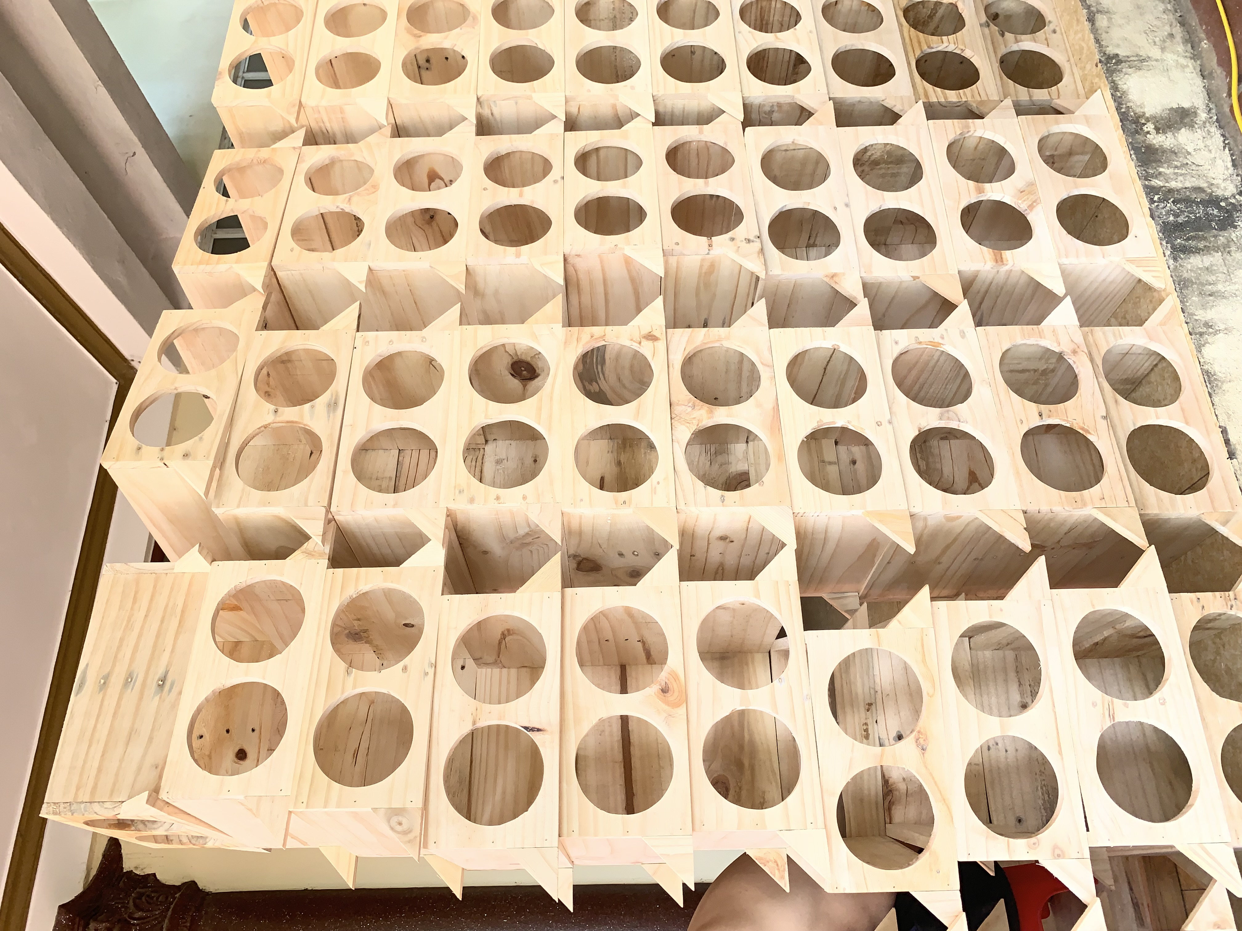 Chuồng nuôi chim bồ câu bằng gỗ 3 lỗ có thể nuôi 1 đôi chim