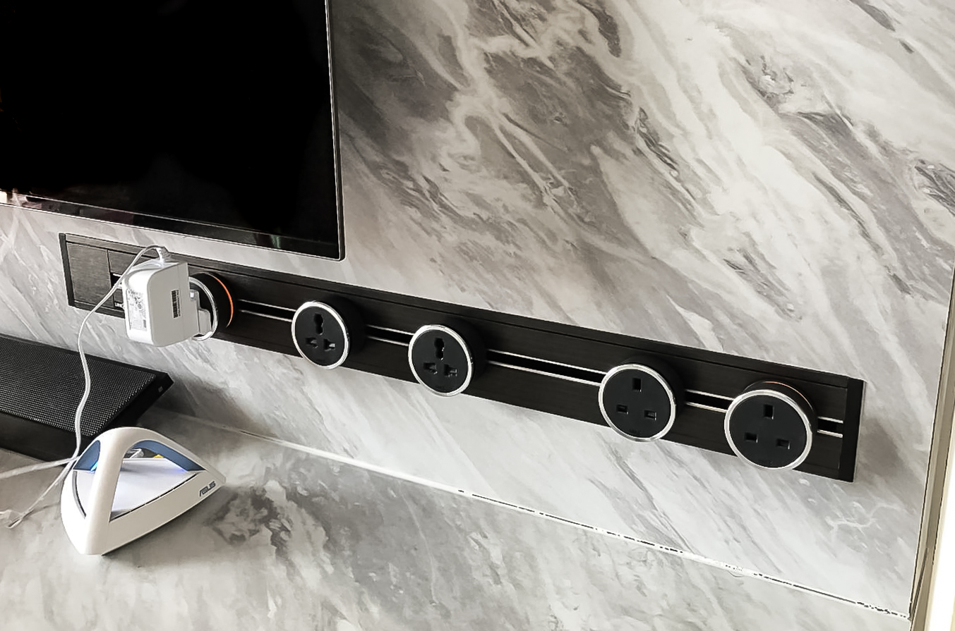 Ổ Cắm Thanh Trượt Line8 Model R I Lắp Âm I Loại Tiêu Chuẩn I Chính hãng