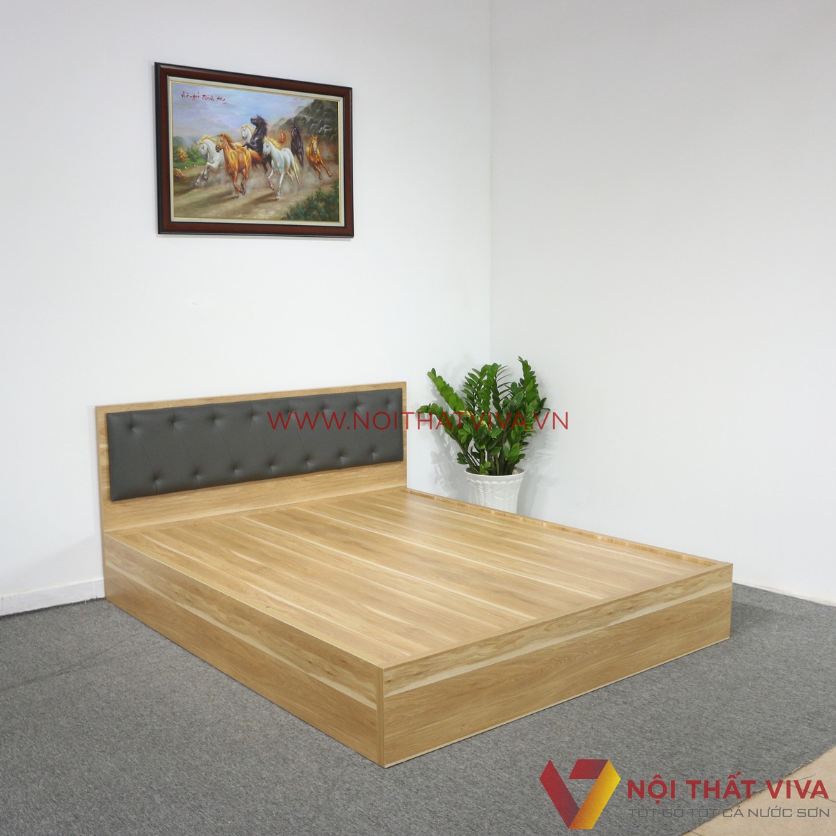 Giường Ngủ Gỗ MDF Melamine Vân Gỗ Vàng Sọc Có Đầu Nệm Đen Đẹp