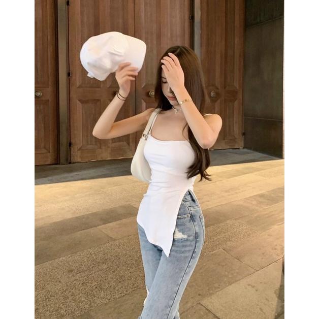 Áo 2 dây xẻ tà có mút ngực