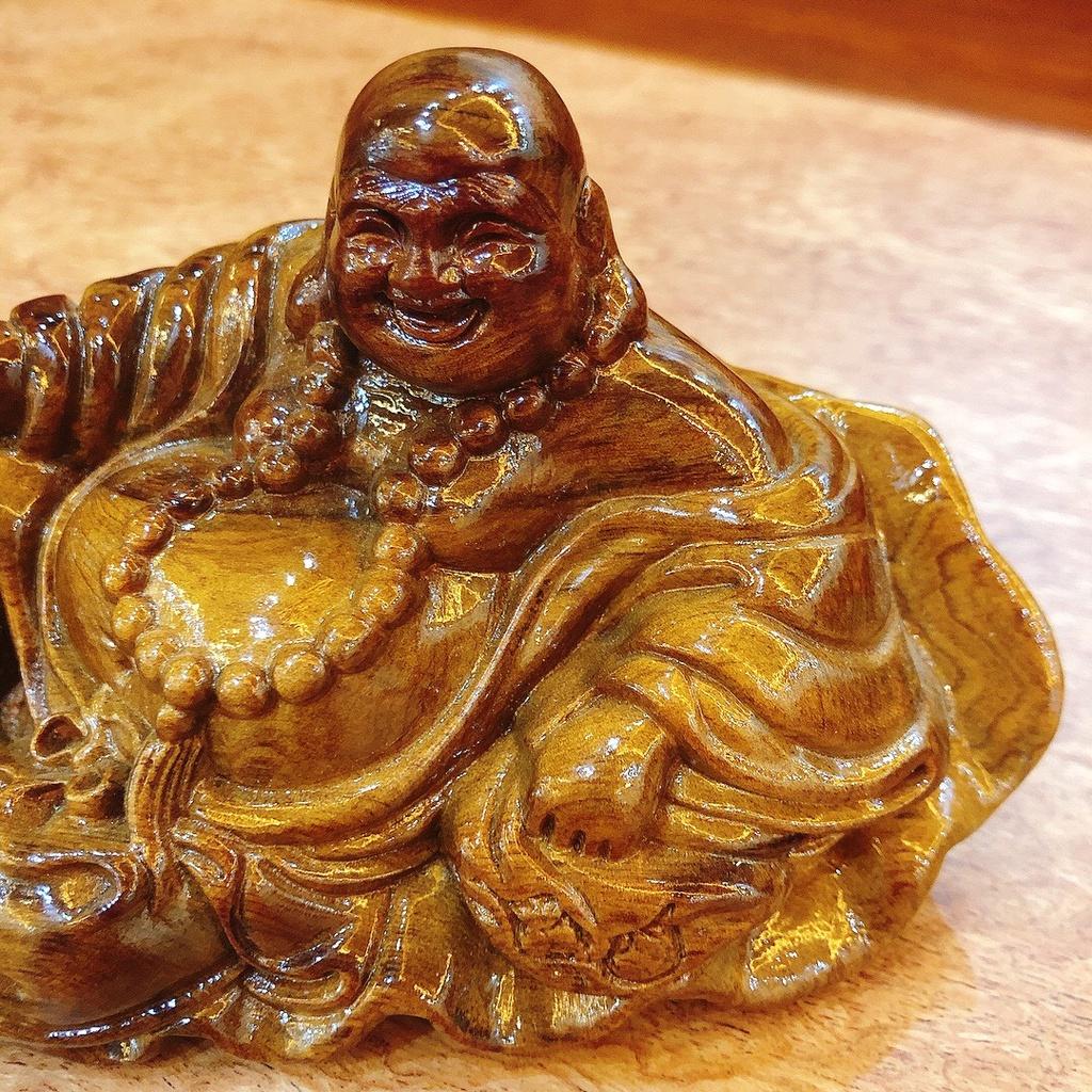 Tượng Phật Di Lặc Ngồi Lá Sen Bê Bát Vàng Gỗ Bách Xanh Để Xe Ô Tô, Bàn Làm Việc.