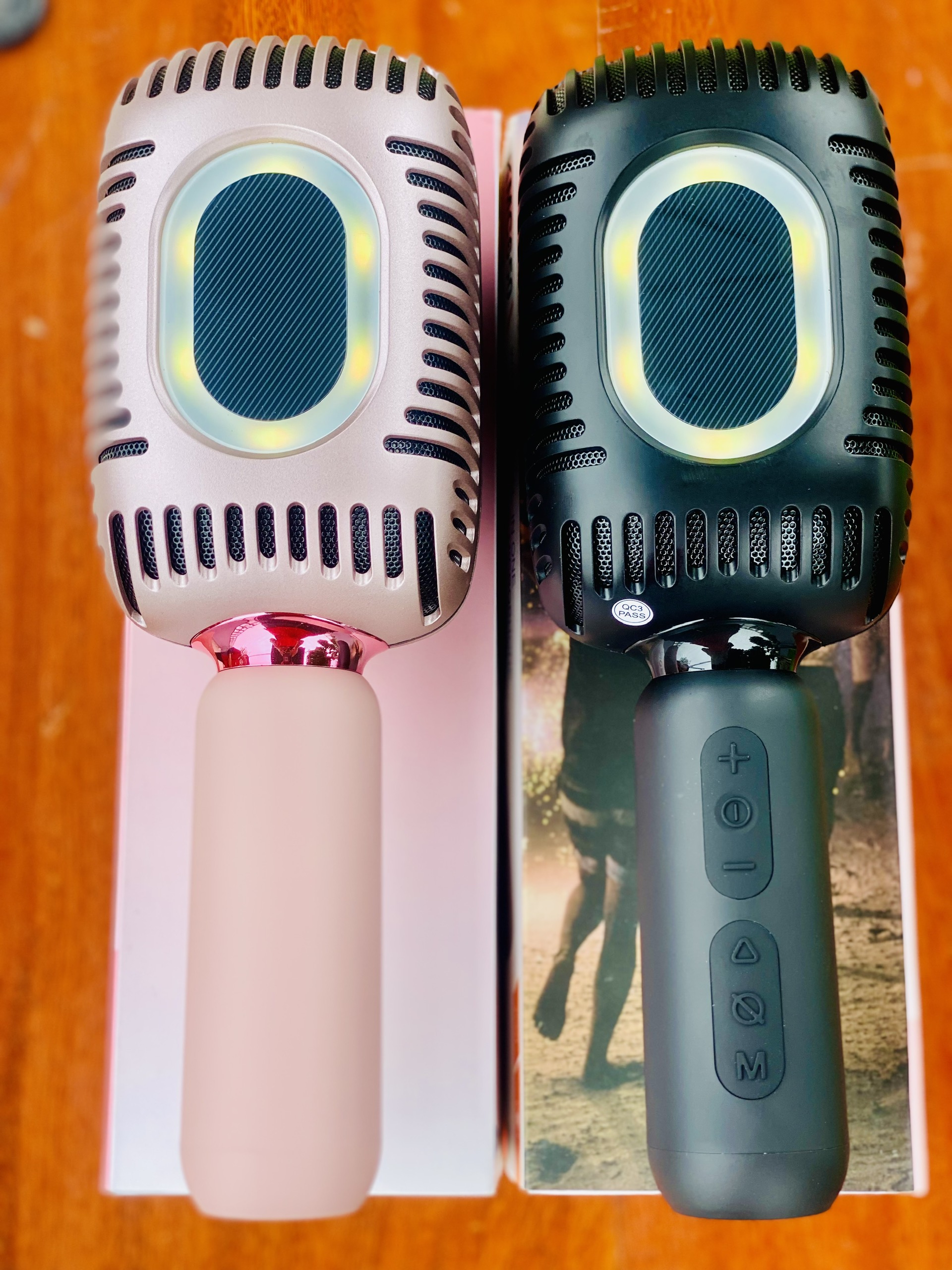 Micro Karaoke Kết Hợp Loa KMC650 - Kết Nối Bluetooth, Vui Hát Mọi Lúc, Mọi Nơi! Người Bạn Đồng Hành Tuyệt Vời Cho Những Buổi Tiệc, Hàng Chính Hãng