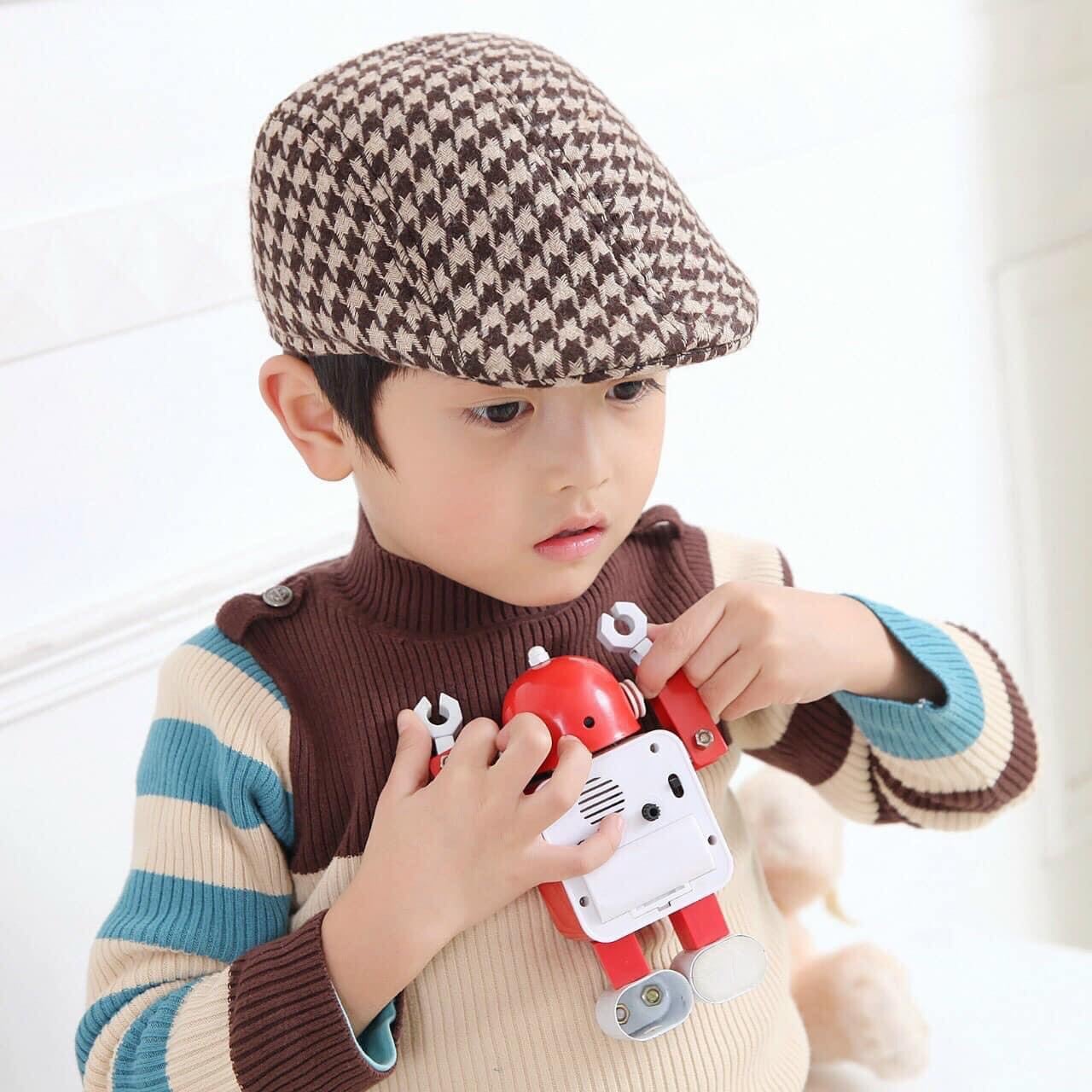 Mũ kiểu dáng mỏ vịt bé trai, họa tiết kẻ caro thời trang