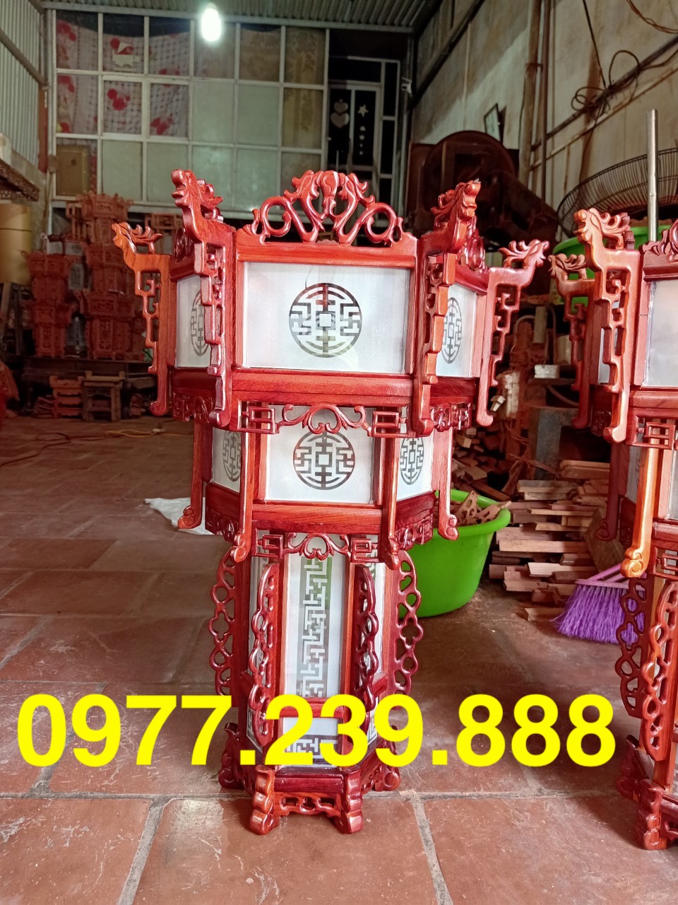 đèn lồng gỗ hương 47x47x25cm