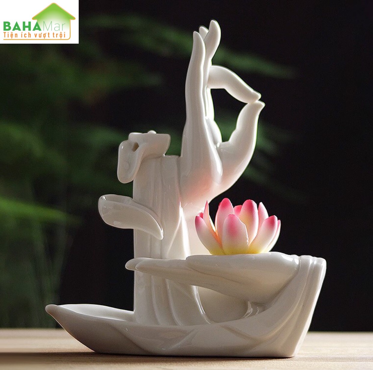 LƯ HƯƠNG TRẦM THÁC KHÓI CHẢY NGƯỢC BÀN TAY PHẬT GIÁO TRÁNG MEN NGỌC "BAHAMAR" được sản xuất với chất liệu gốm sứ tráng men ngọc, cổ điển và tinh tế.