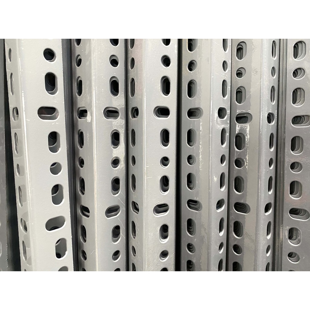 Thanh Sắt V Lỗ Đa Năng V30x30mm dày 1,7mm chiều dài 1,5m - Hàng Chính Hãng