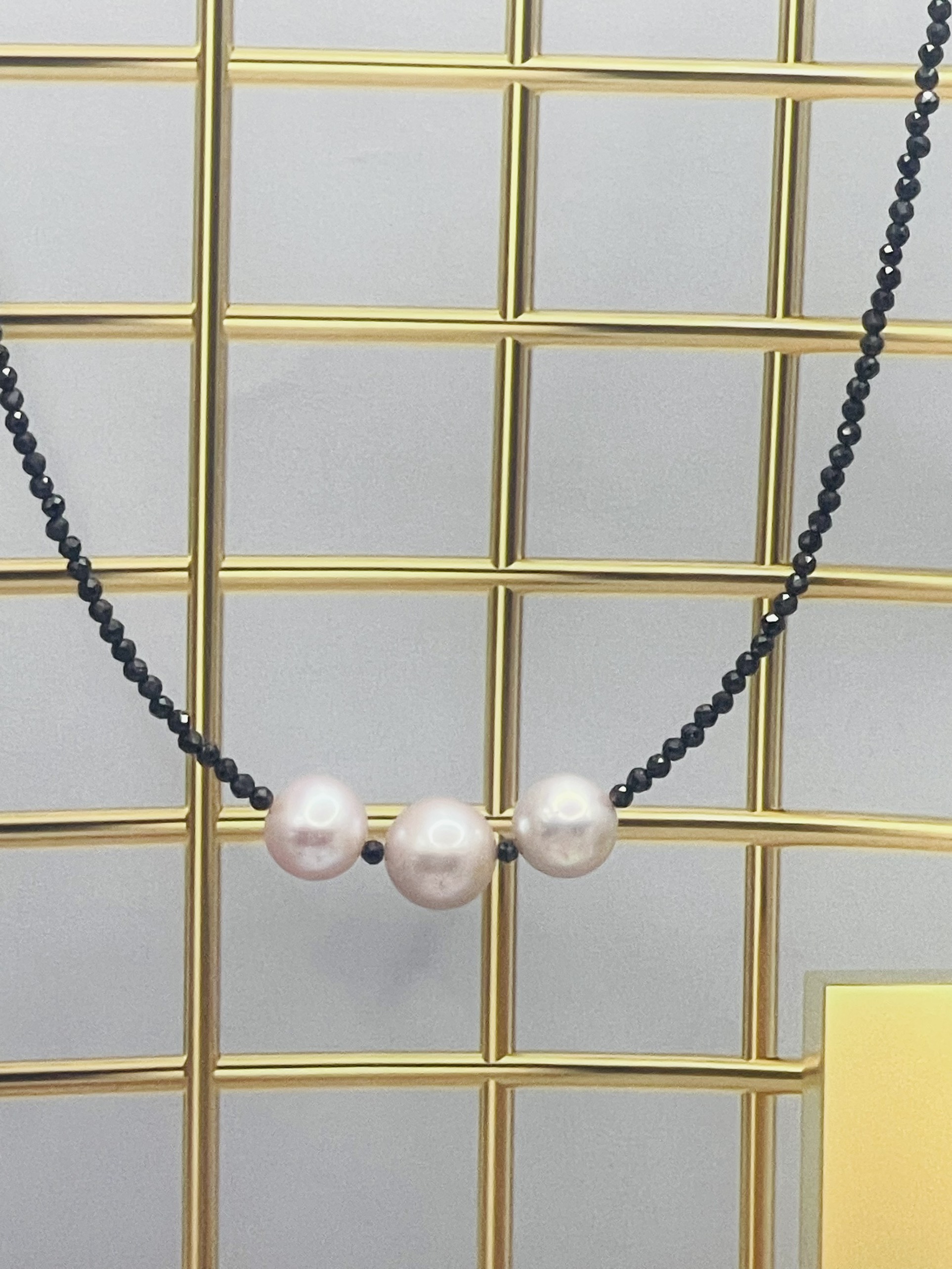 Dây chuyền thiết kế Trai mặn Southsea và Đá Spinel đen