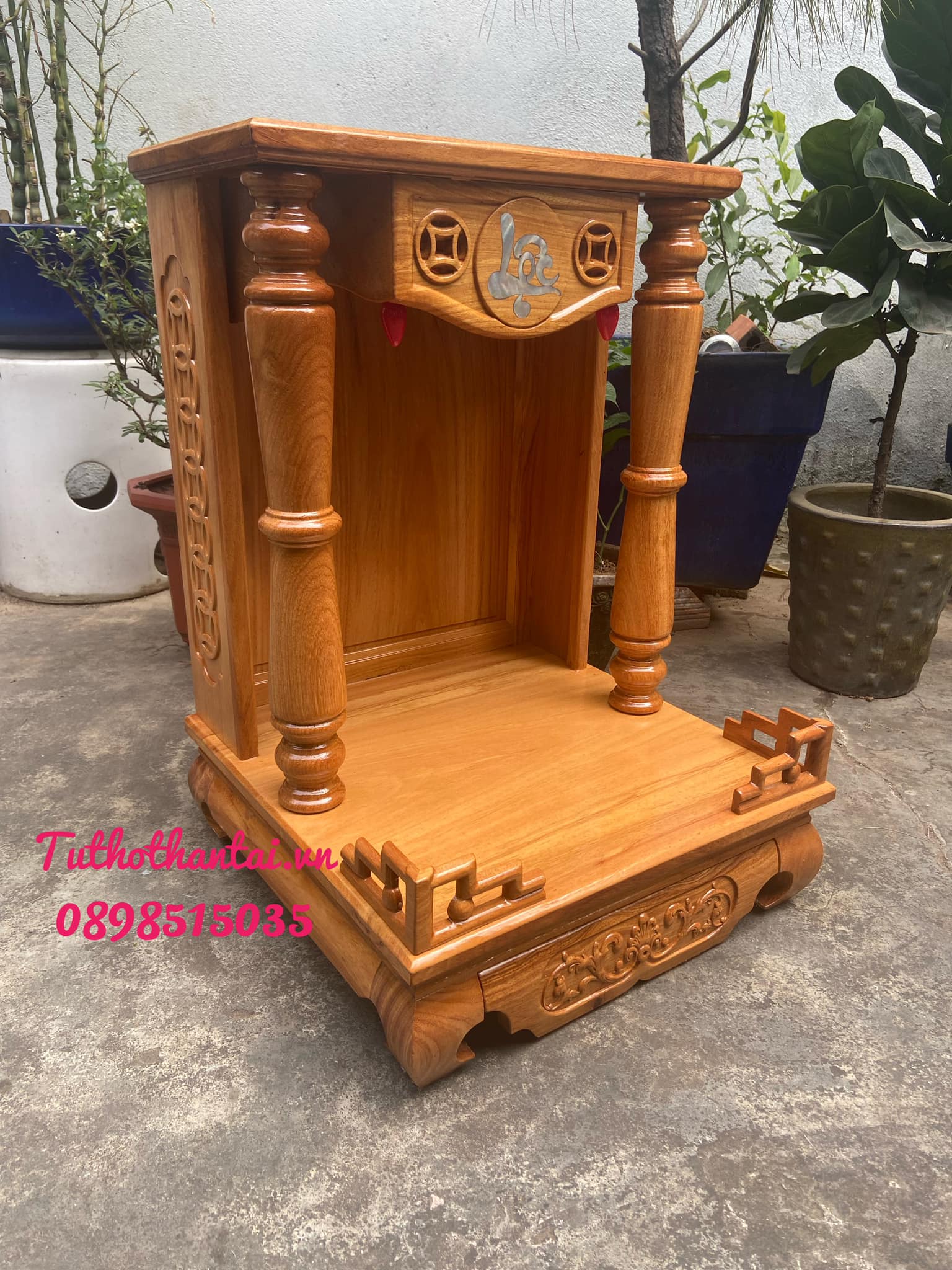 Bàn thờ thần tài ông địa gỗ Gõ Đỏ cột Tròn trơn