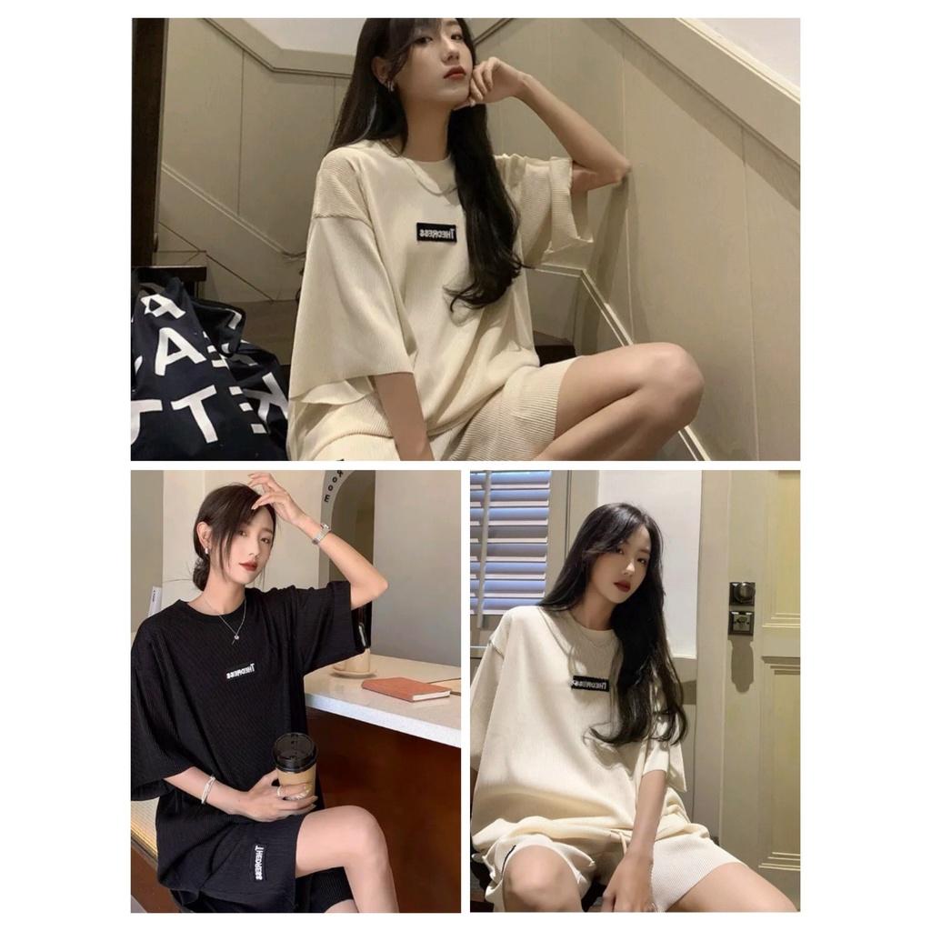 Bộ Áo Thun Unisex Kèm Quần Short Ống Rộng In Chữ THEDRESS Nổi
