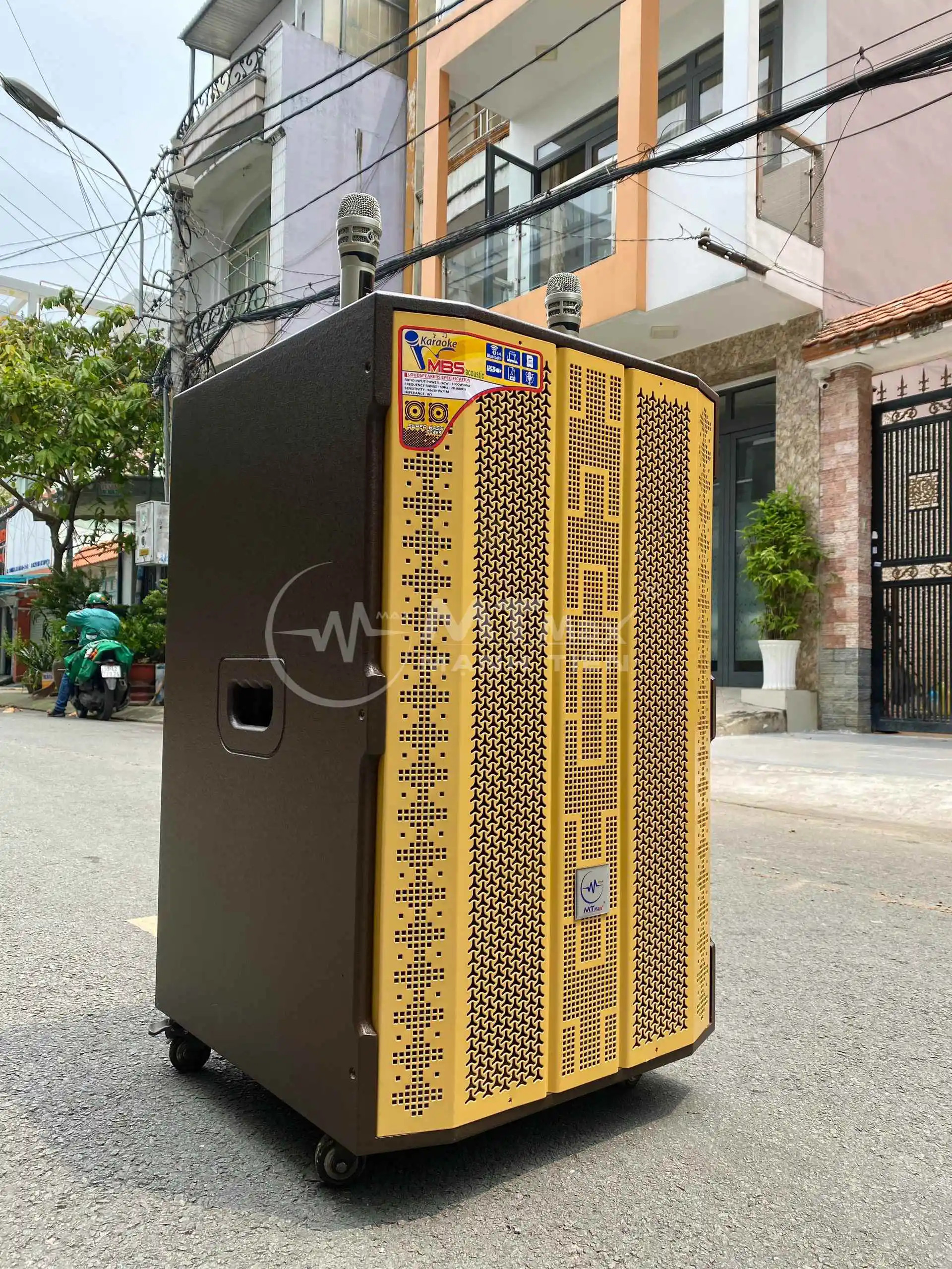 Loa kéo di động MTMax BK88 - Dàn karaoke ngoài trời bass 5 tấc 1 mid 1 treble - Loa khủng long công suất theo nhà sản xuất đến 1000W - Kèm 2 micro không dây UHF - Đầy đủ kết nối Bluetooth, AV, USB, SD card, TWS