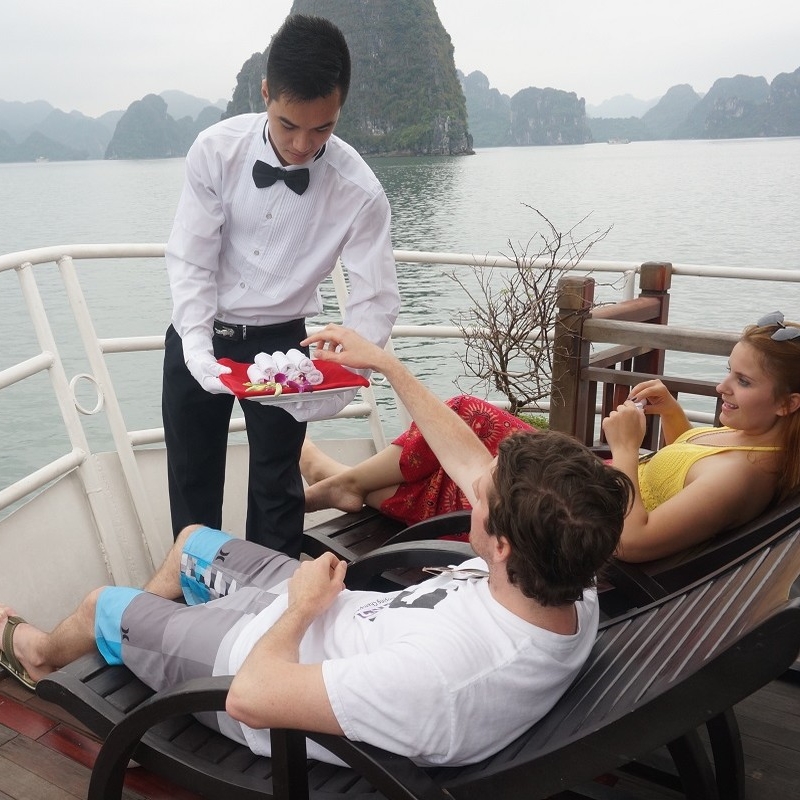 Hạ Long 01 Ngày, Tàu 3 Sao Thăm Vịnh 5,5 Giờ, Đi Và Về Đường Cao Tốc